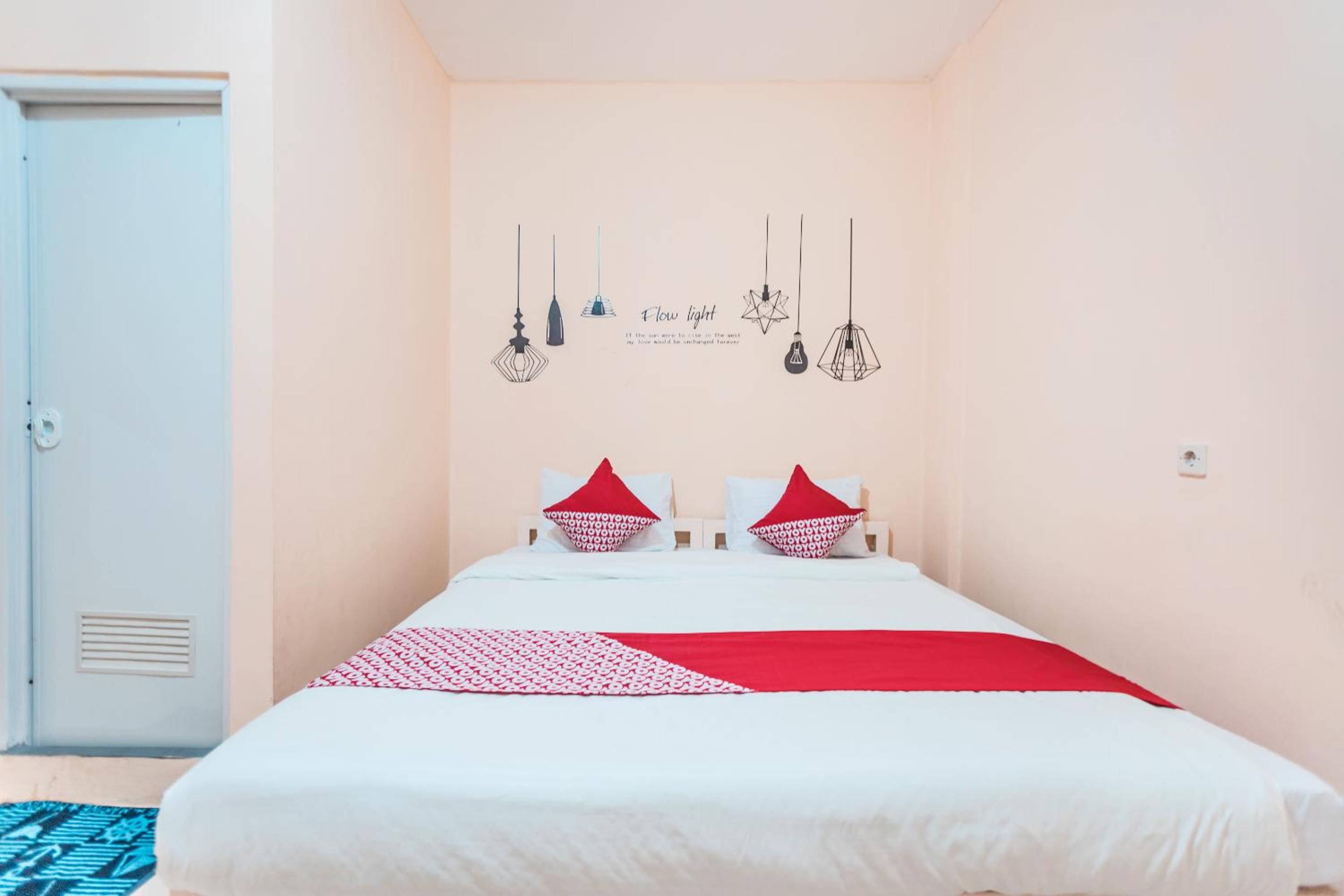 Deluxe Double Room - Photo 9
