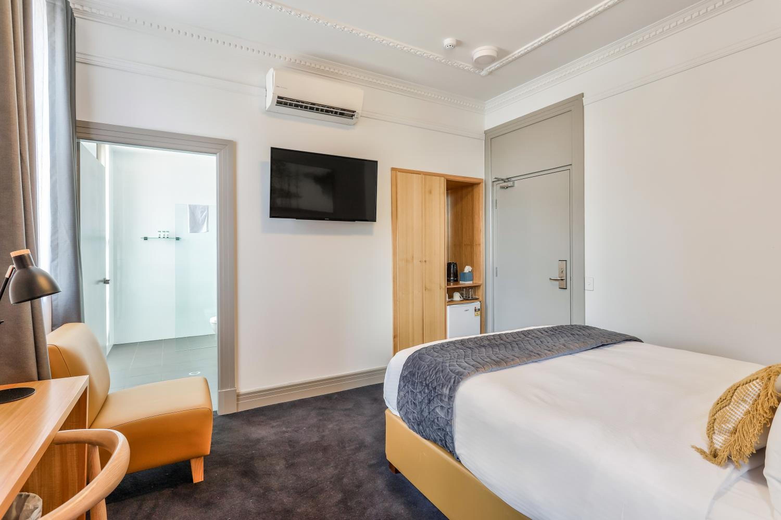 Queen Room with Balcony