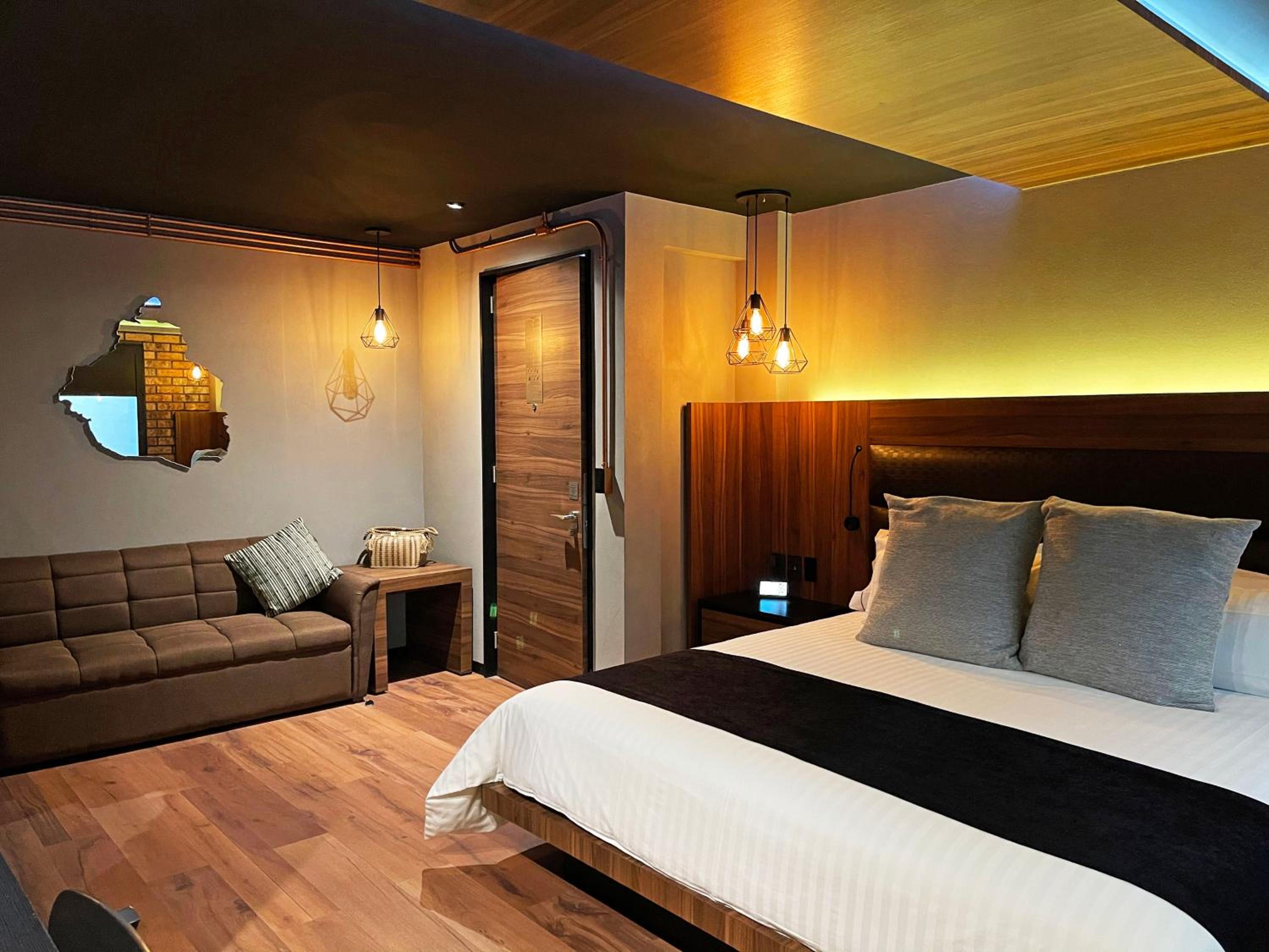 Suite with Private Pool - Photo 1