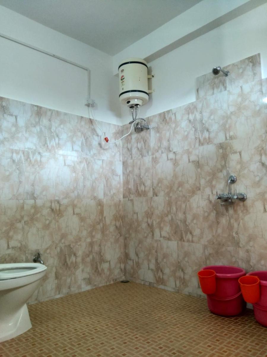 Standard Double Room - Photo 9