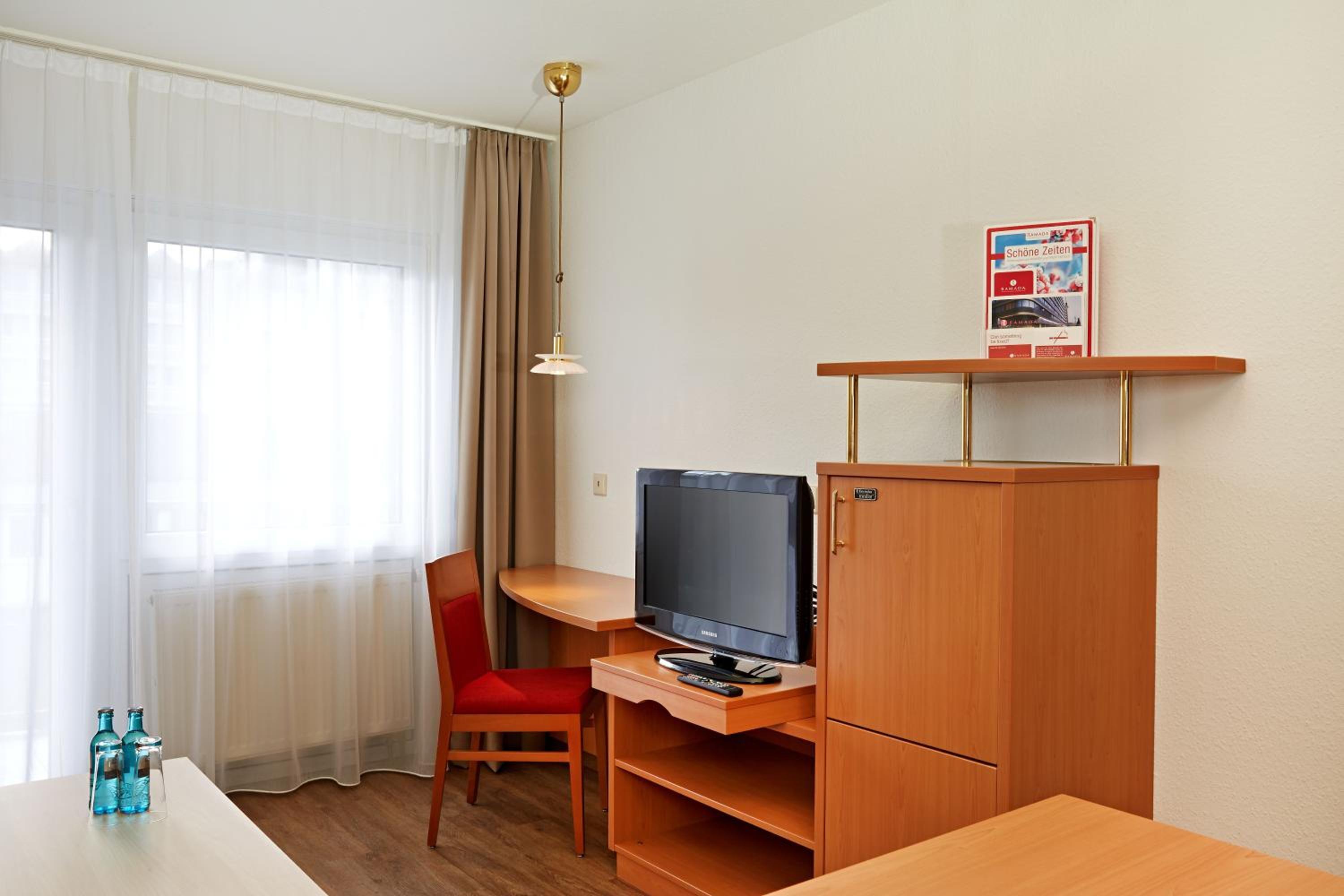 Apartment (4 Adults) photo 2