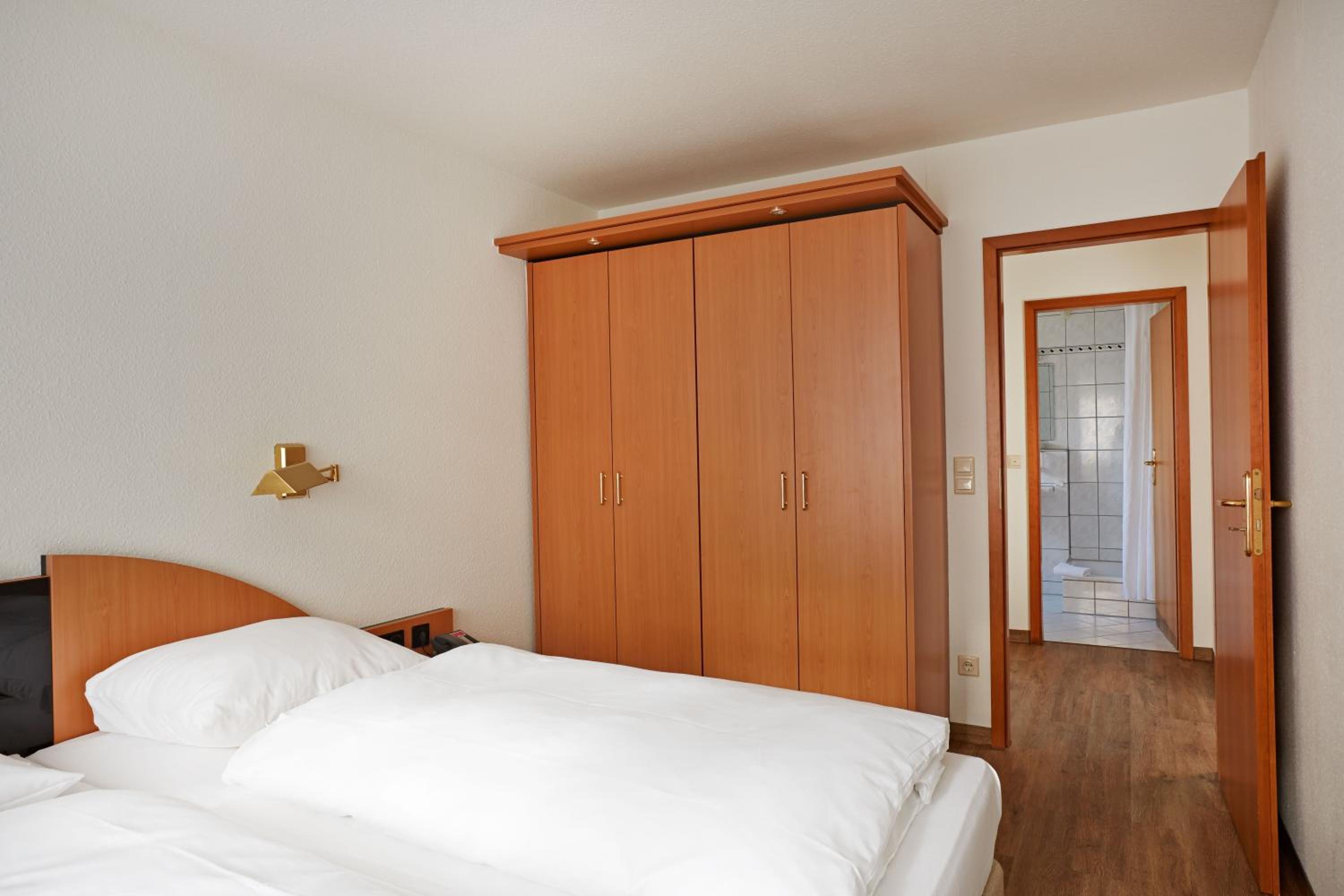Apartment (3 Adults) photo 2