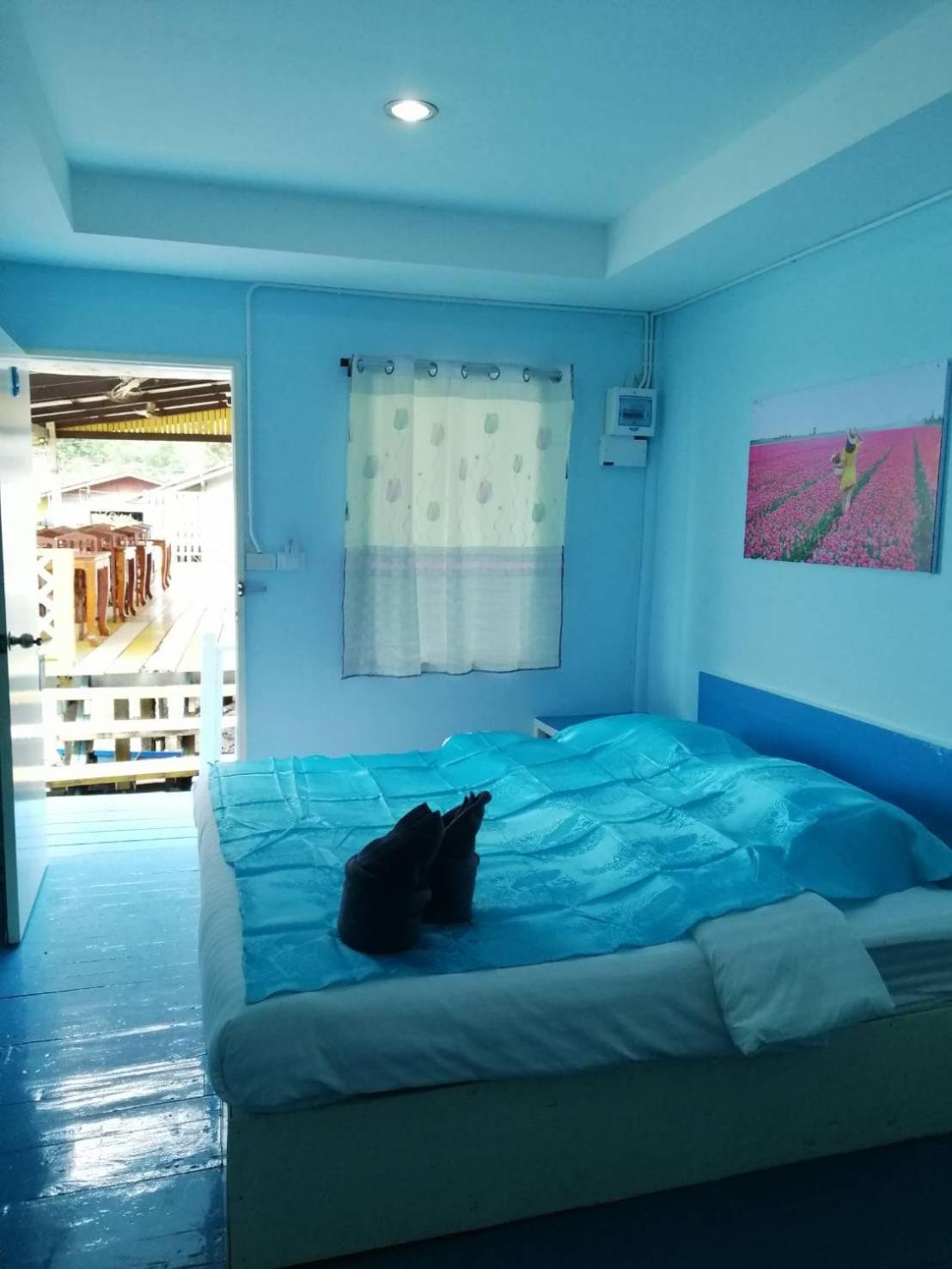 Double Room with Balcony and Sea View - Photo 5