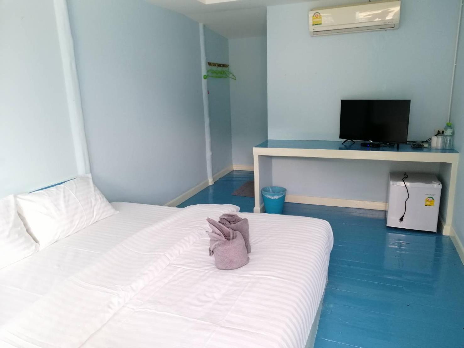 Double Room with Balcony and Sea View - Photo 6