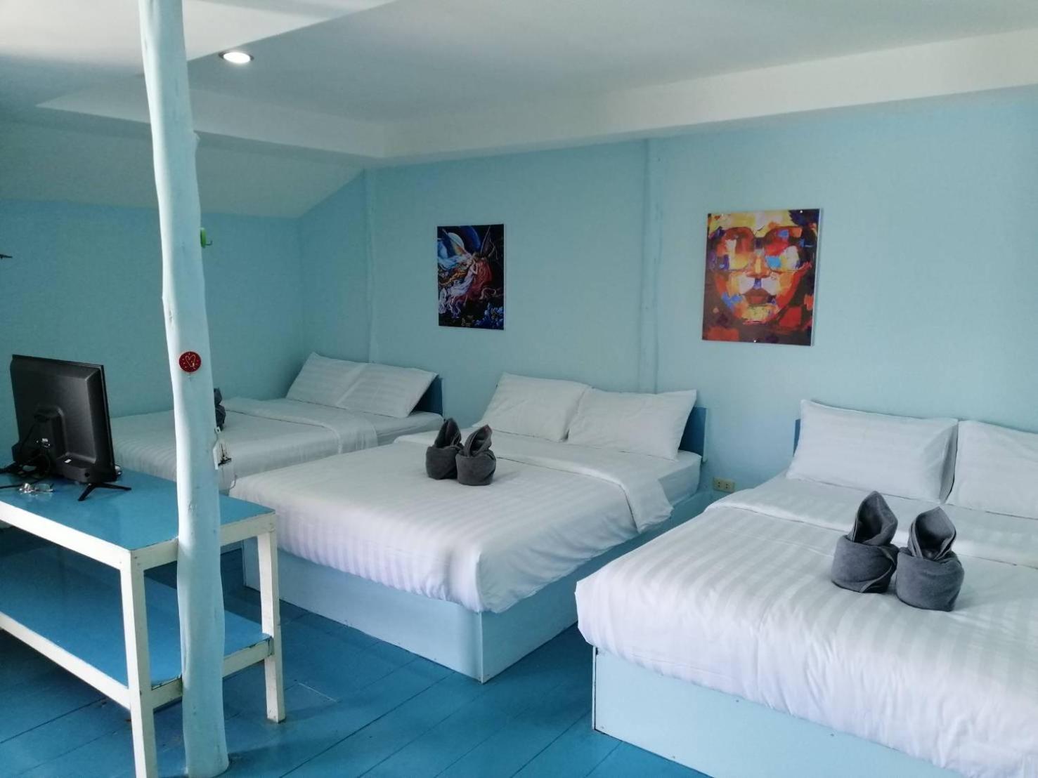 Family Room with Sea View - Photo 8