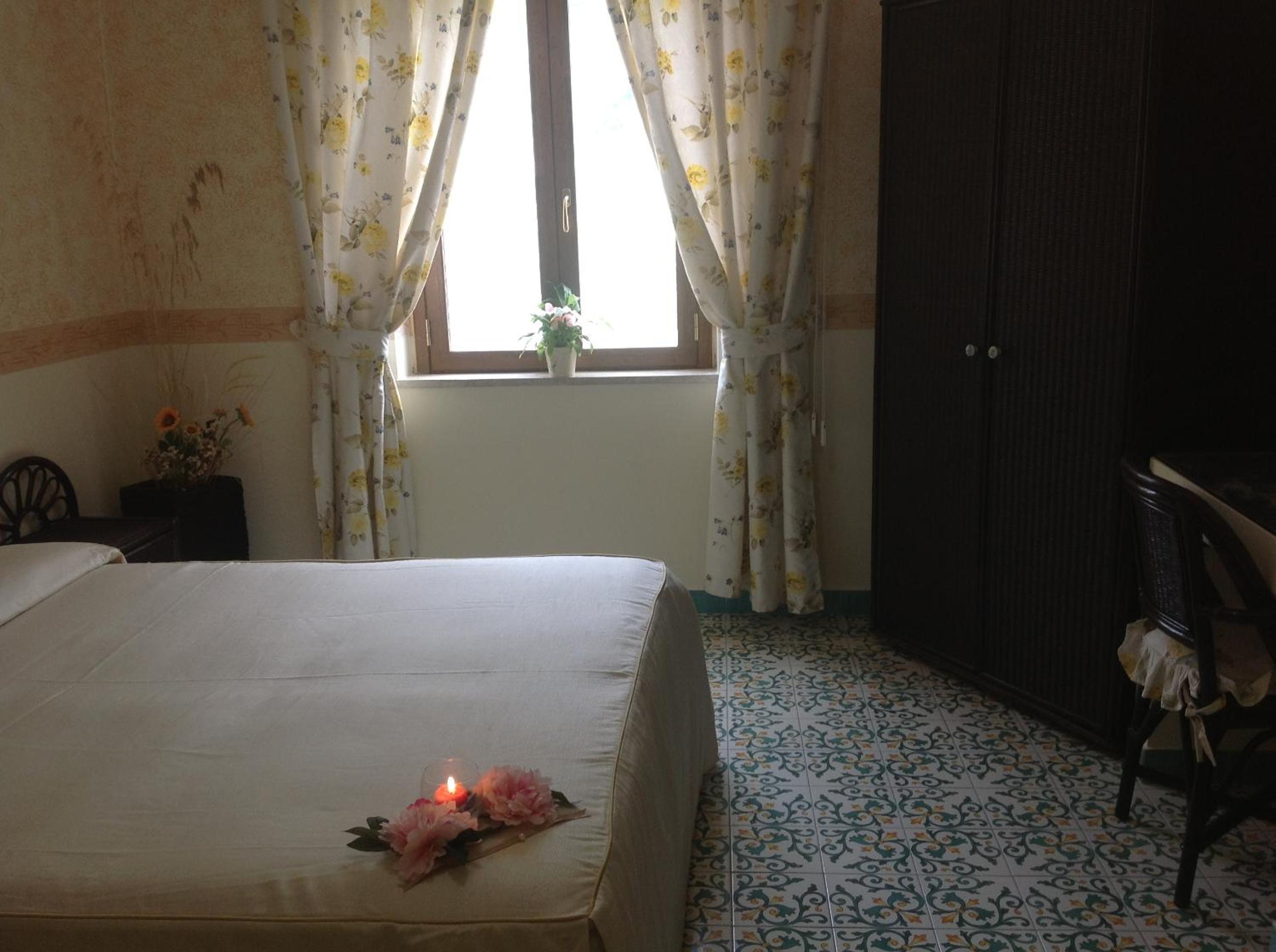 Triple Room - Photo 8