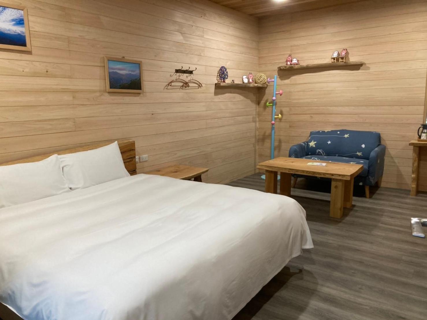 Deluxe Double Room with Bath photo 2
