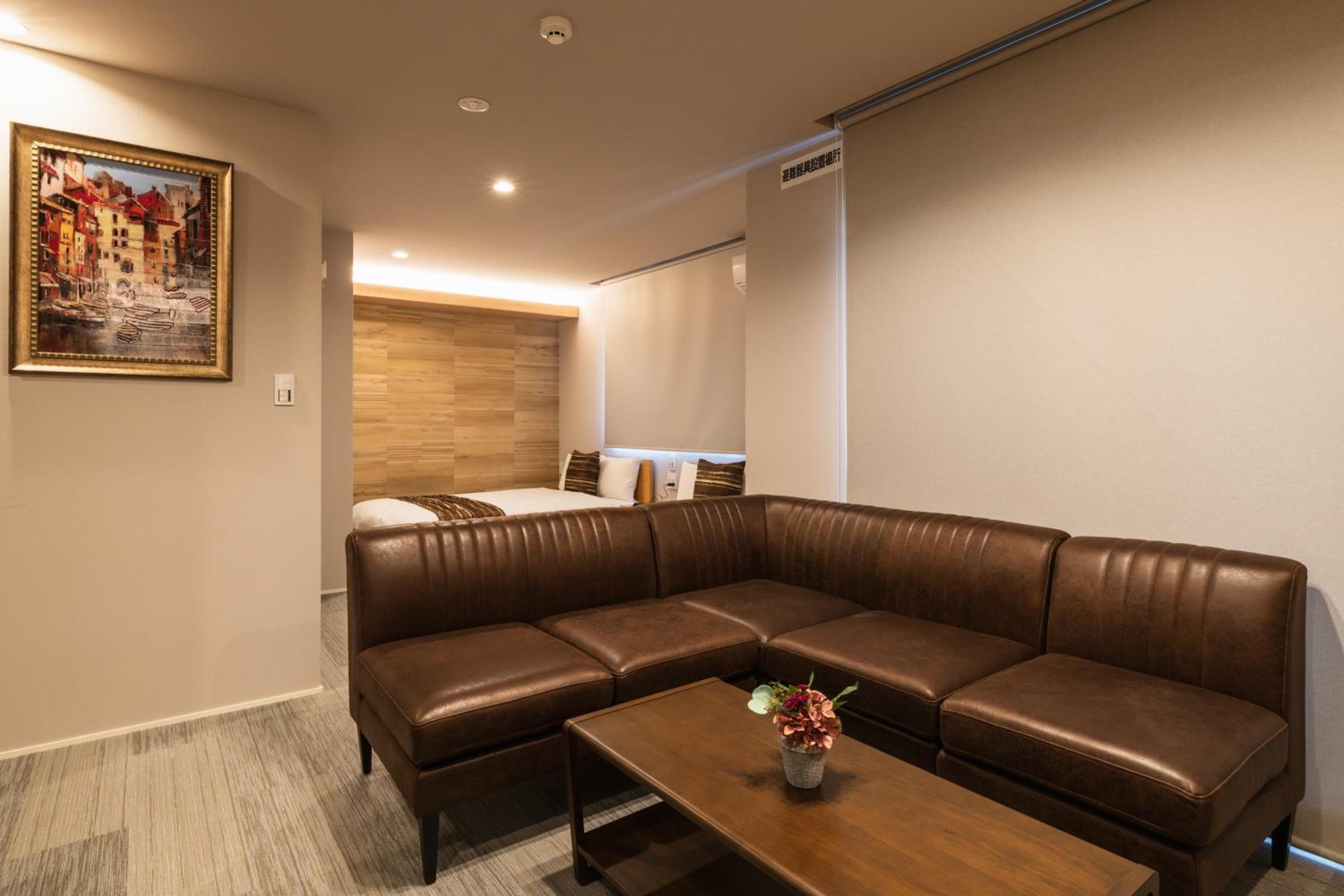 Standard Suite - Photo 21