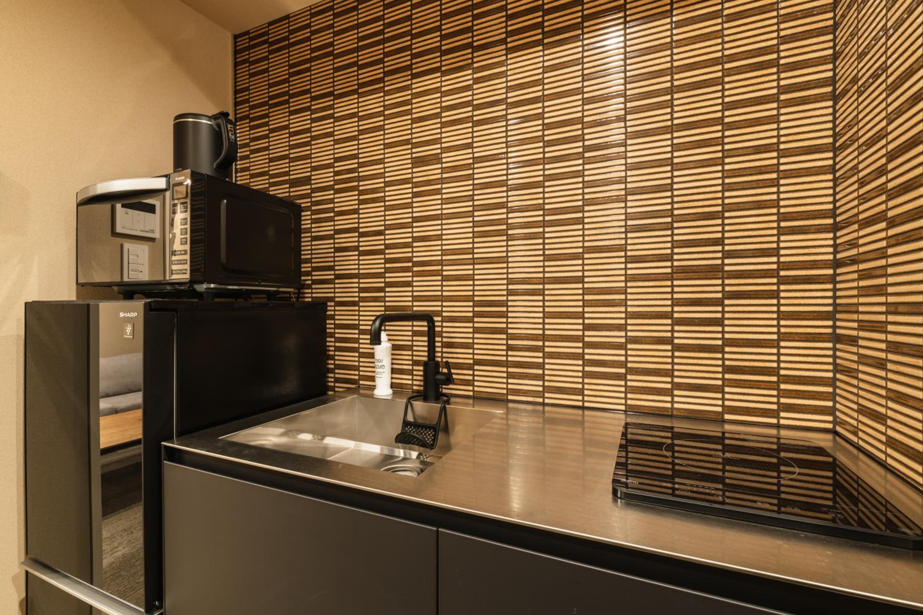Superior Suite - Photo 17
