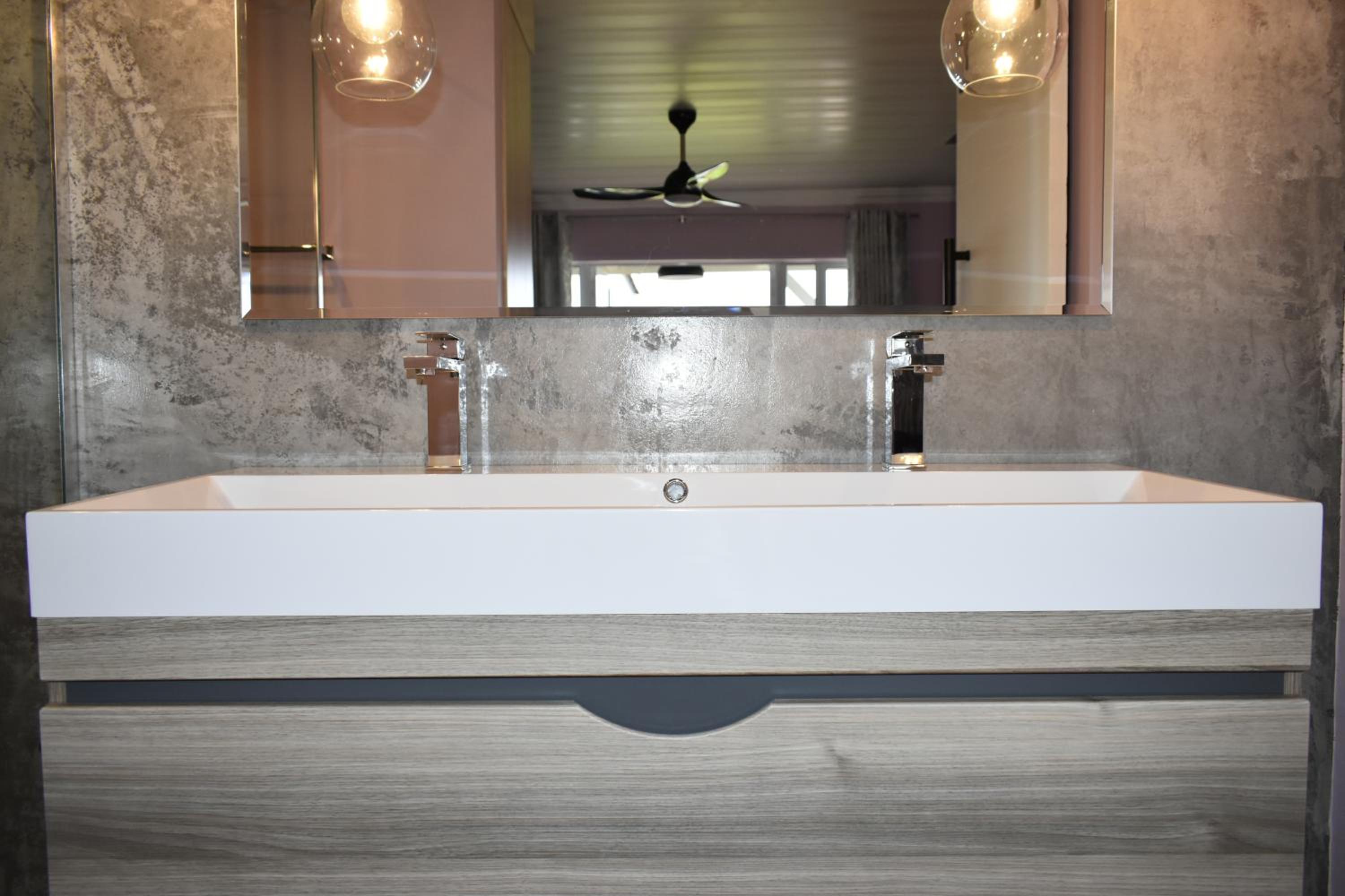 Queen Suite - Photo 4