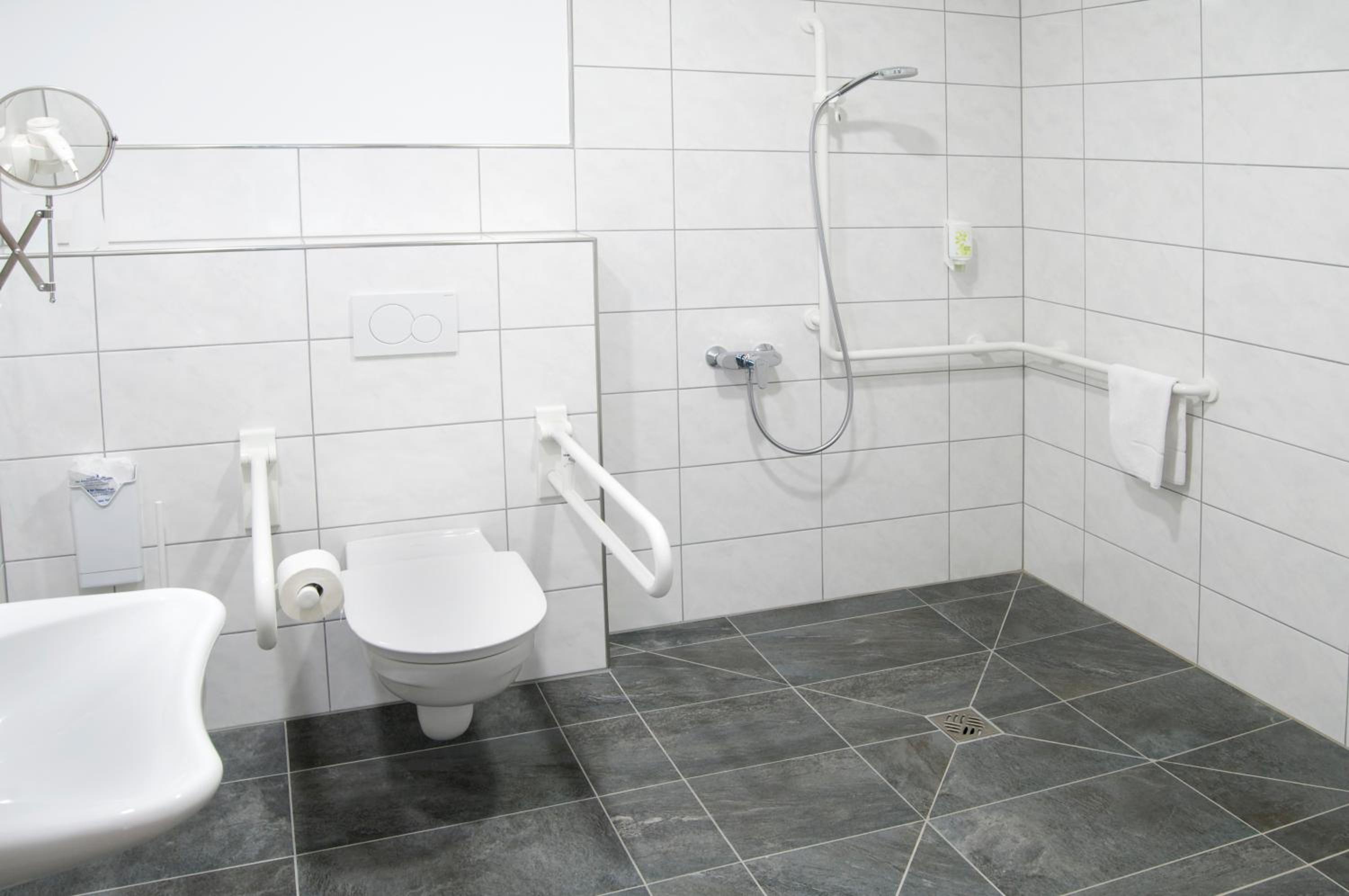 Double or Twin Room - Disability Access photo 2