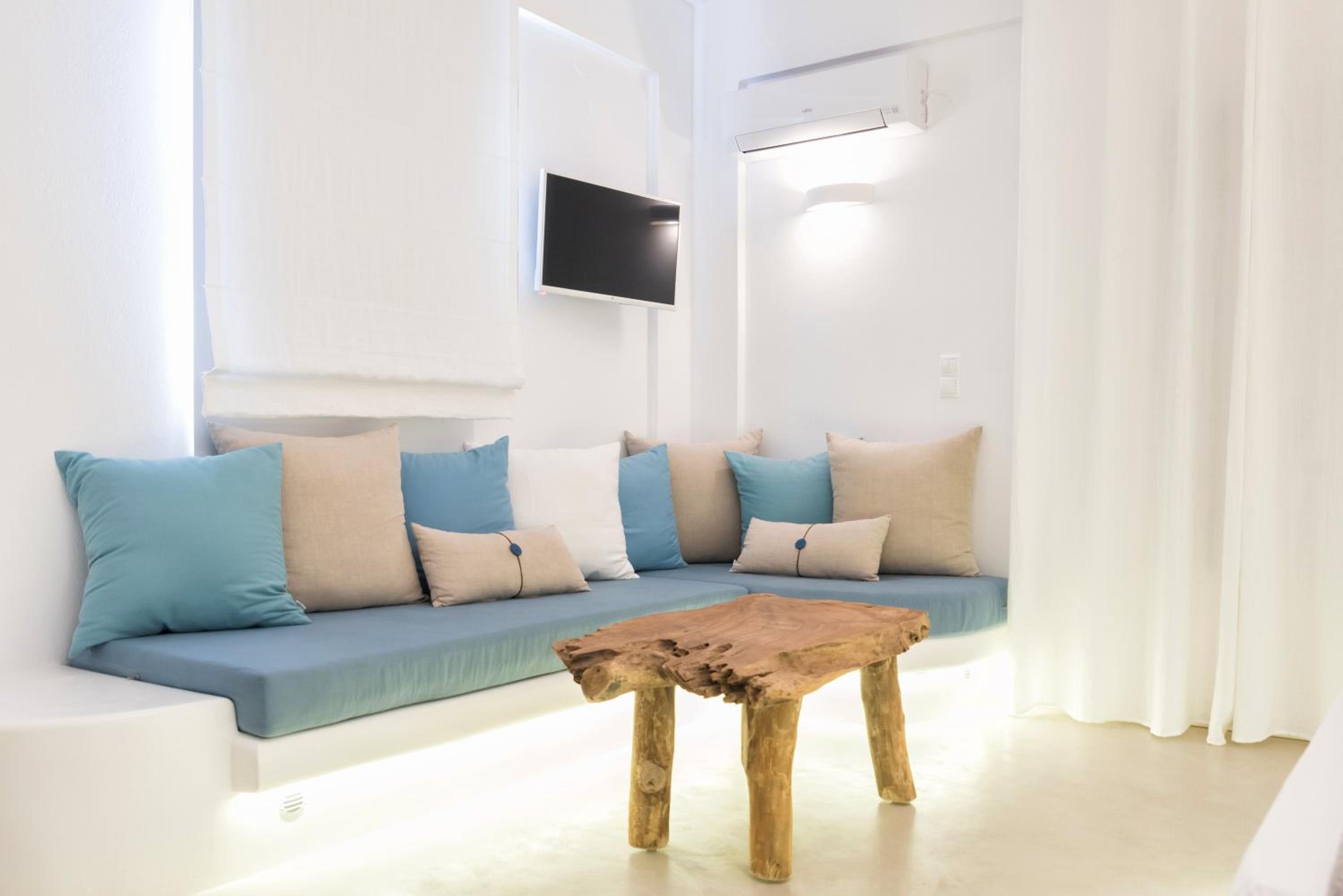 Exclusive Suite with Sea View and Private Pool