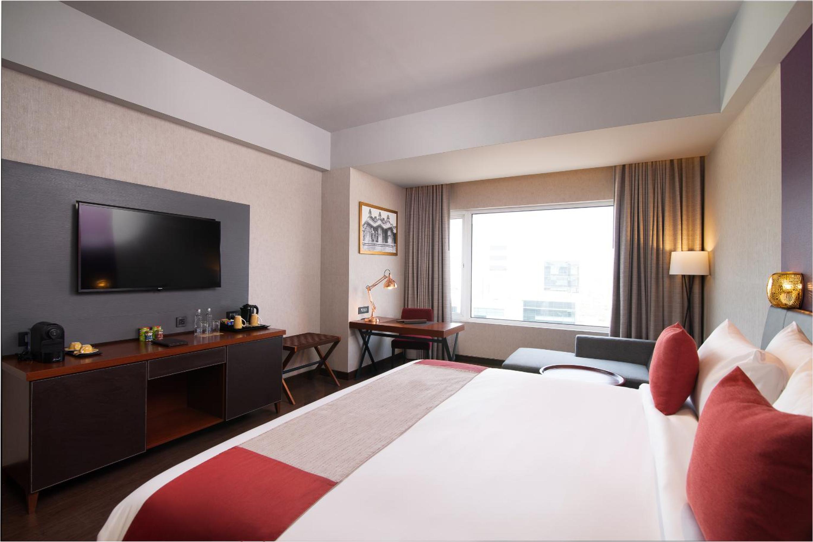 Executive King Room with Executive Lounge Access,25% Discount  on F&B, Spa and Laundry - Photo 2