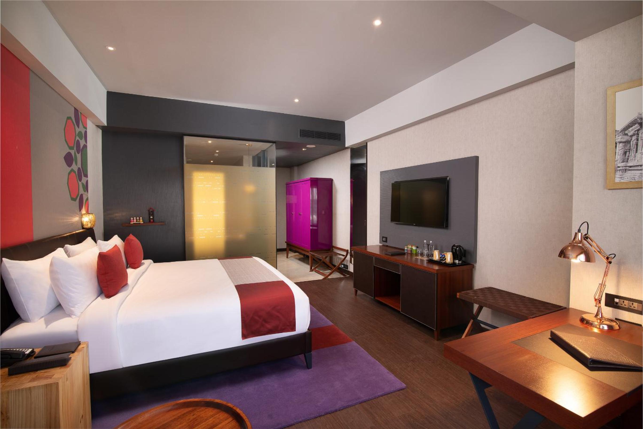 Deluxe King Room with  25% Discount on F&B, Spa and Laundry - Photo 5