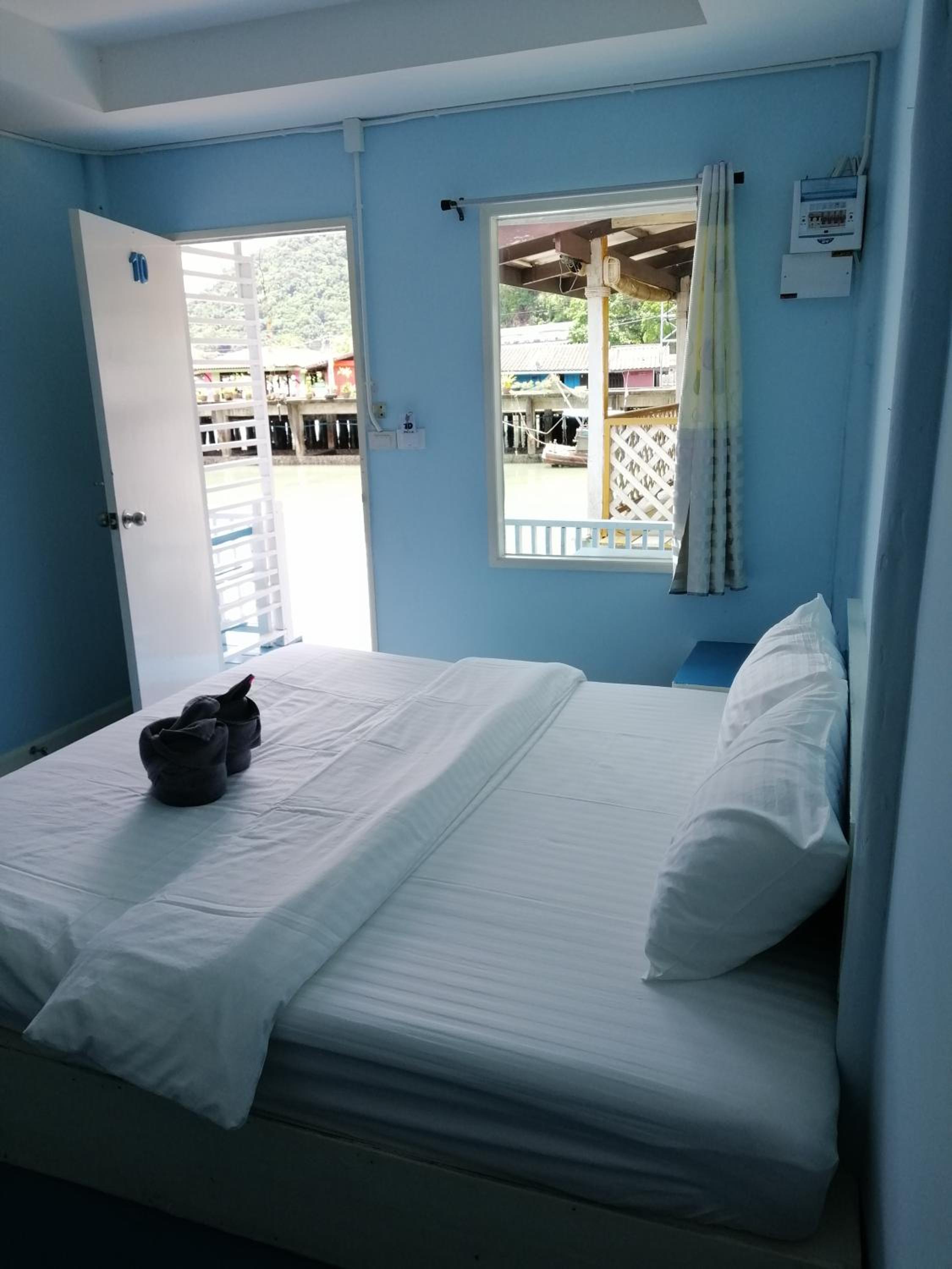 Double Room with Balcony and Sea View - Photo 4