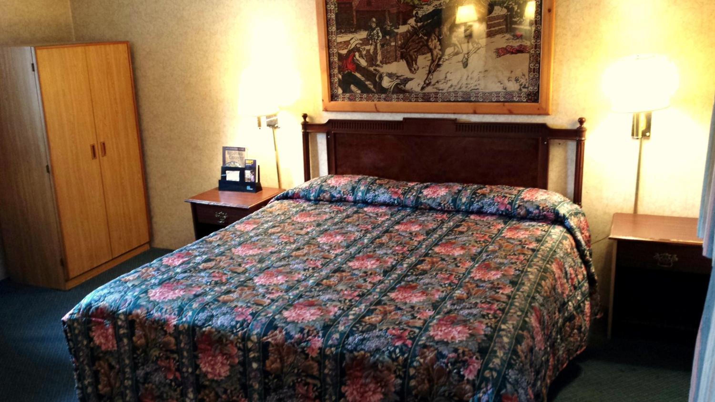 King Room - Non-Smoking photo 2