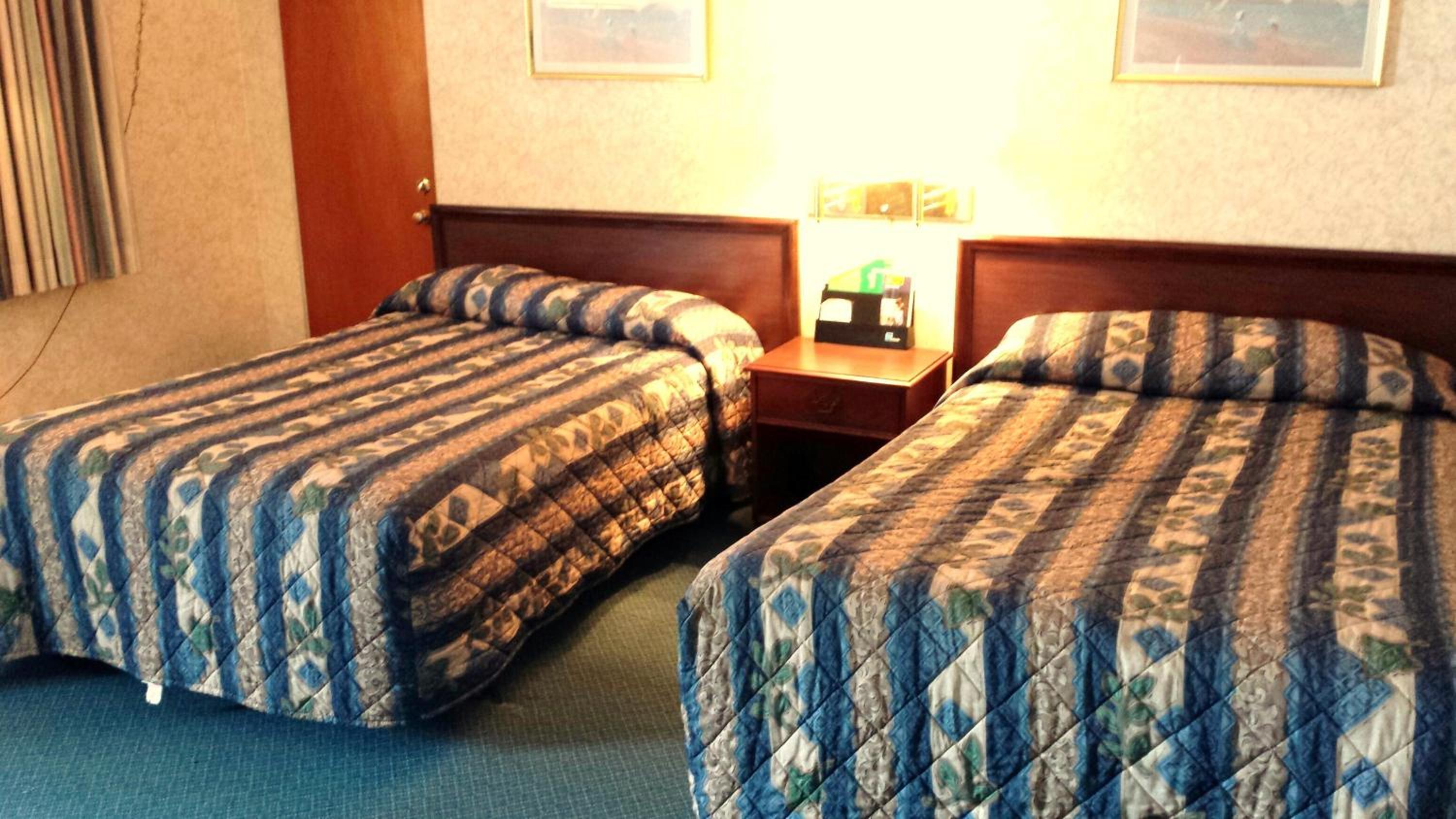 Double Room with Two Double Beds - Non-Smoking photo 3