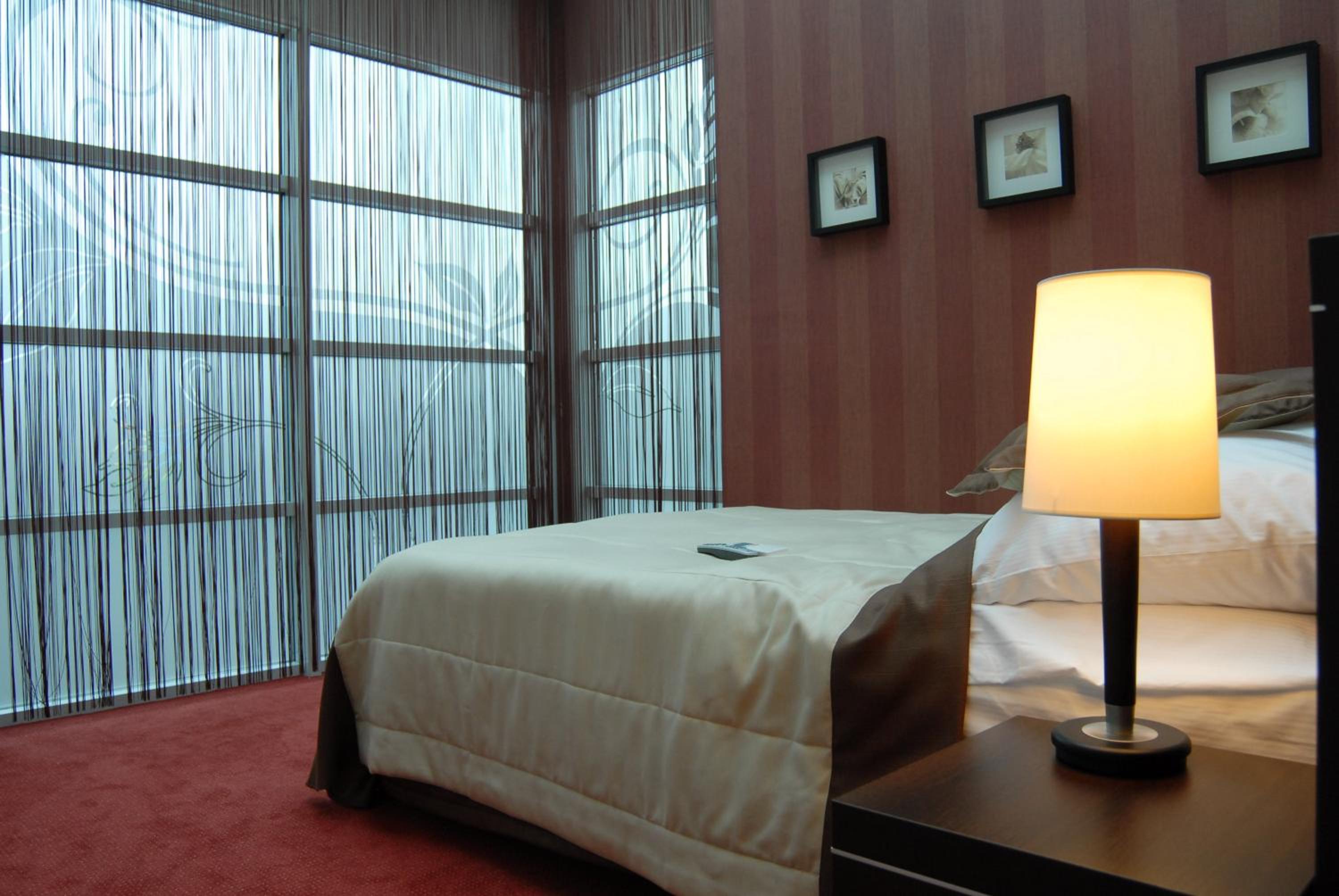Suite - Photo 1