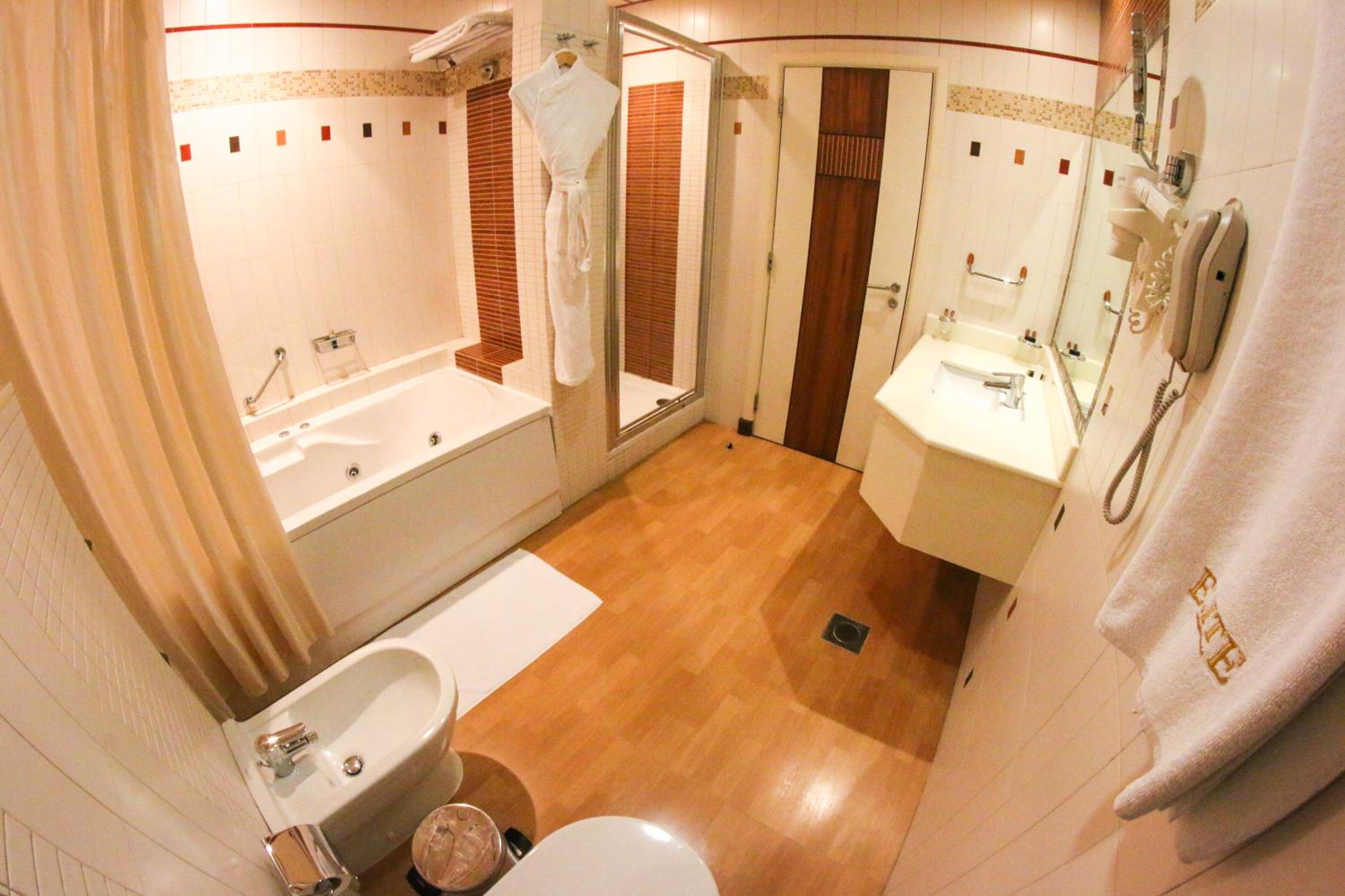 Two-Bedroom Suite photo 2