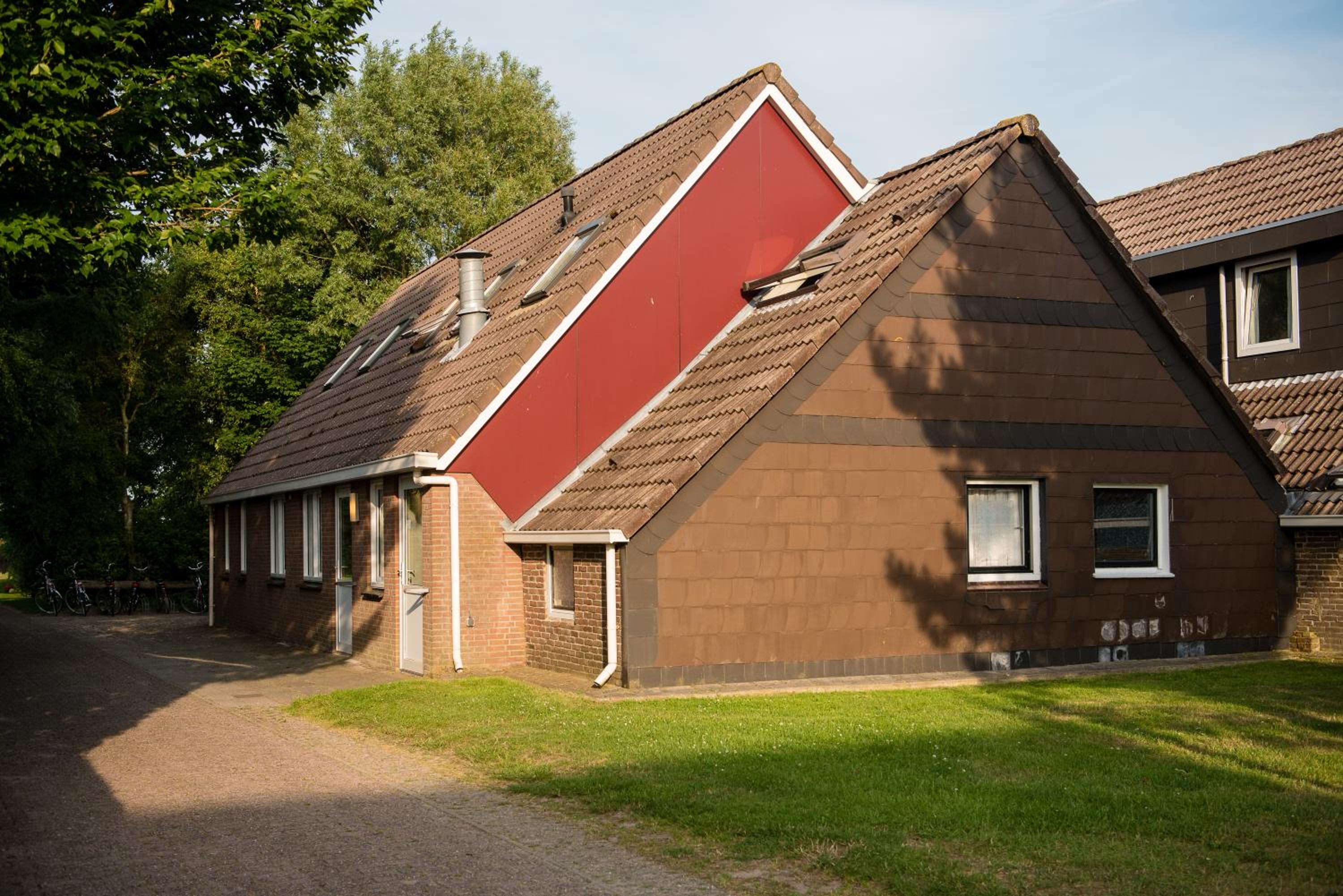 Six-Bedroom House photo 1