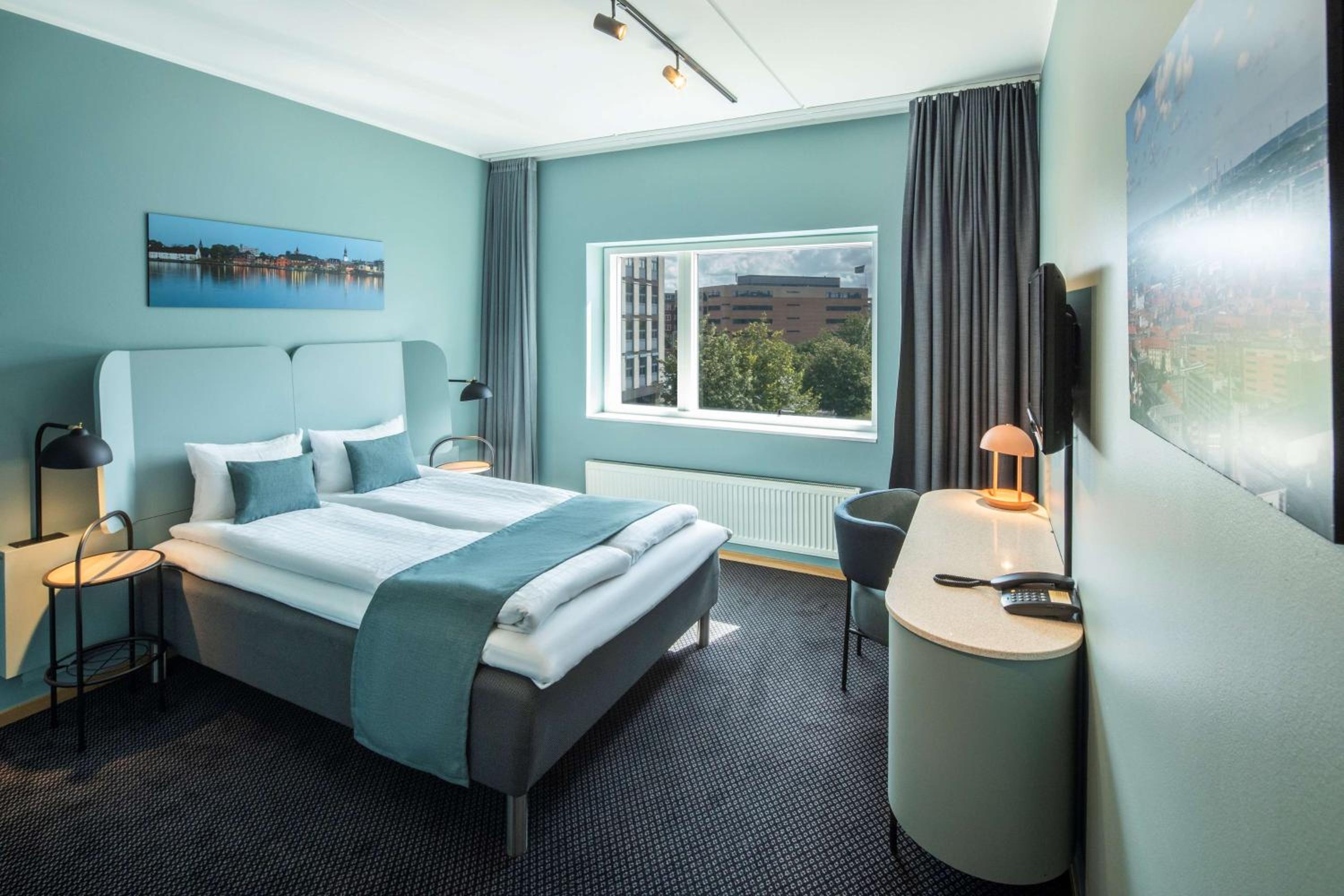 Standard Twin Room - Photo 2
