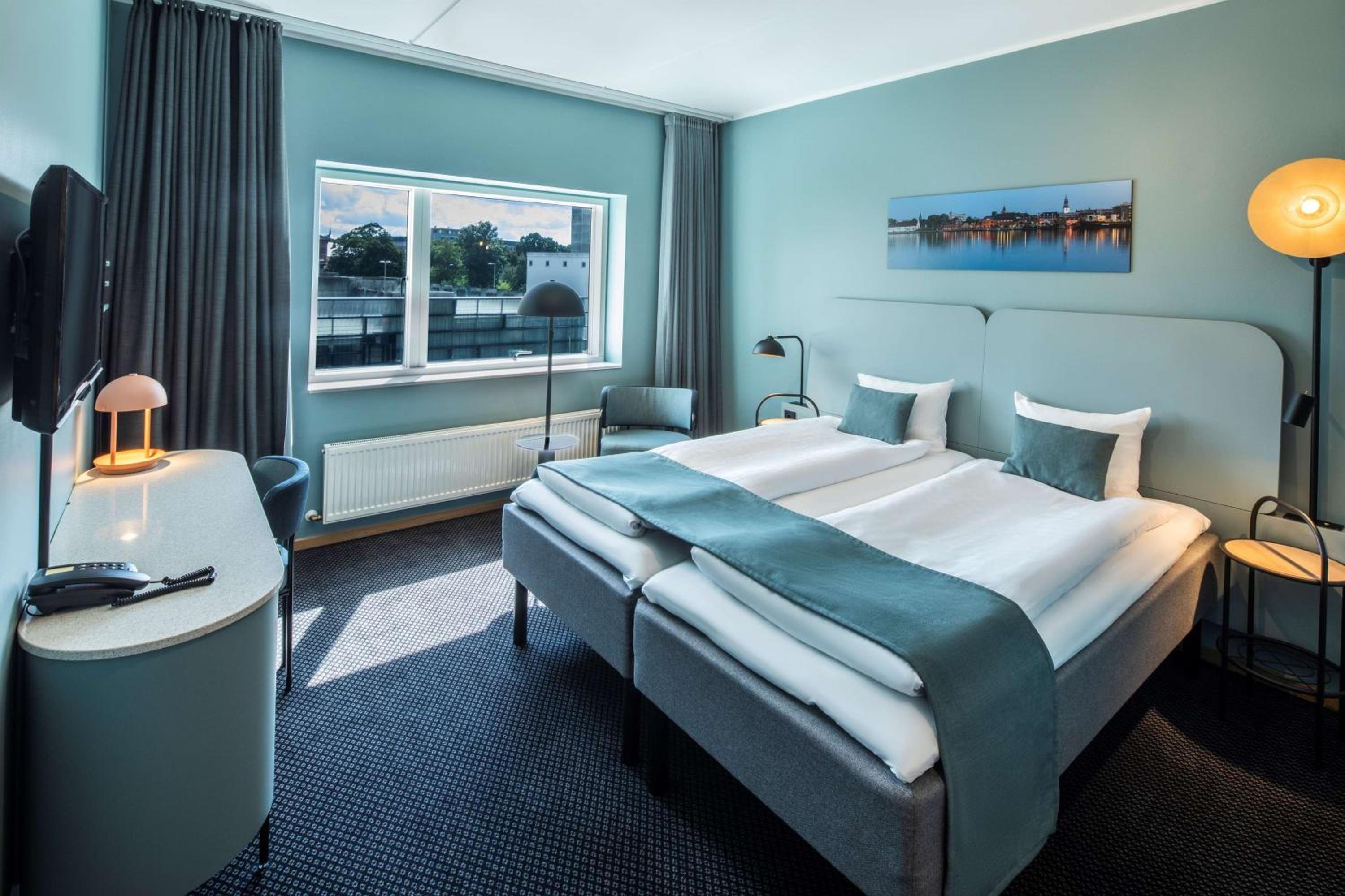 Standard Twin Room - Photo 3
