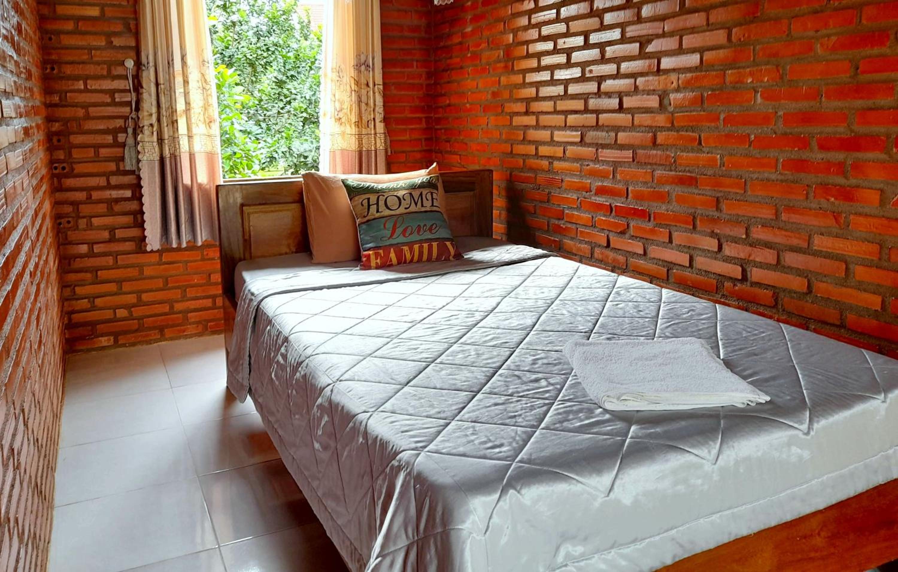 Standard Single Room with Shared Bathroom photo 2