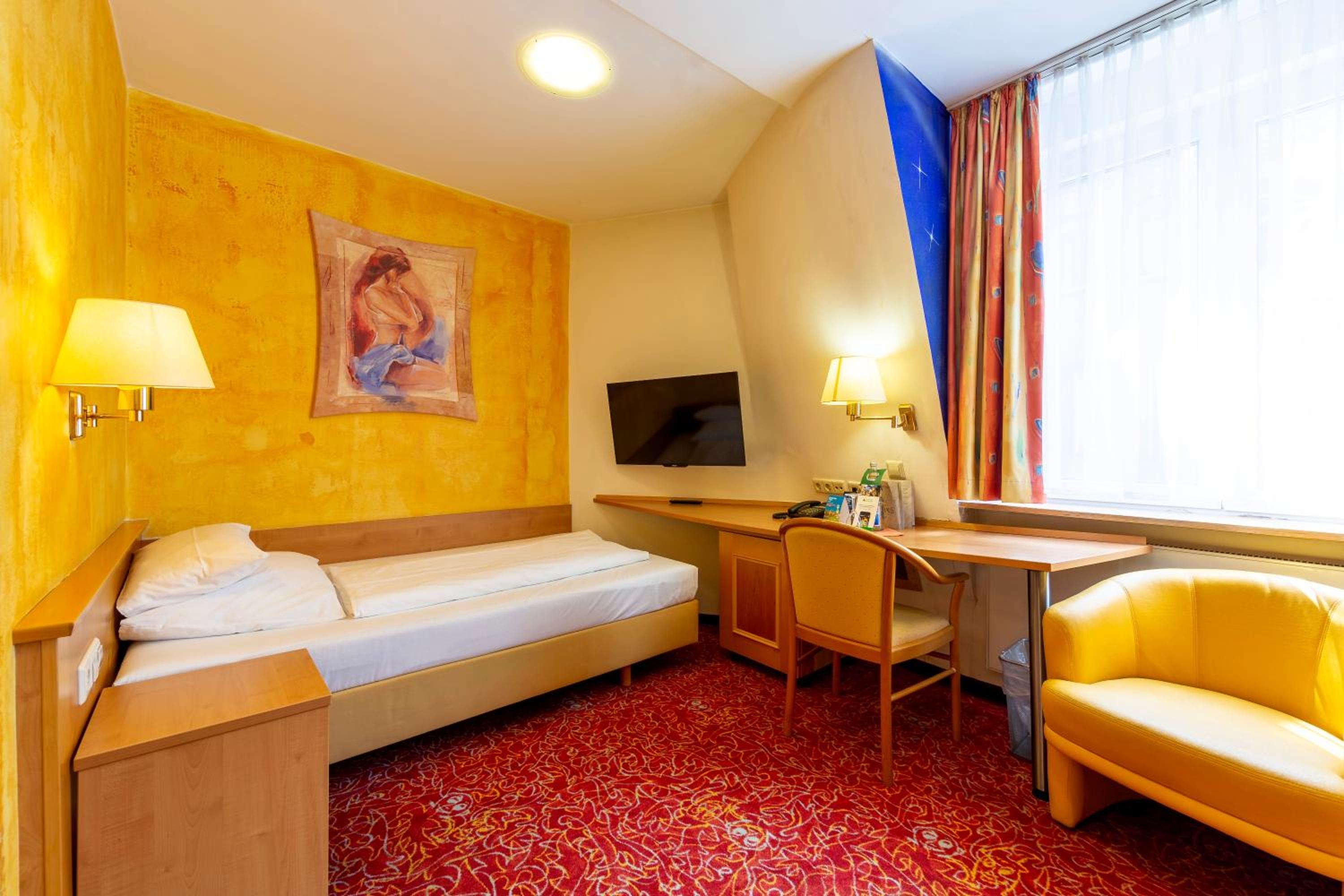 Deluxe Single Room photo 3