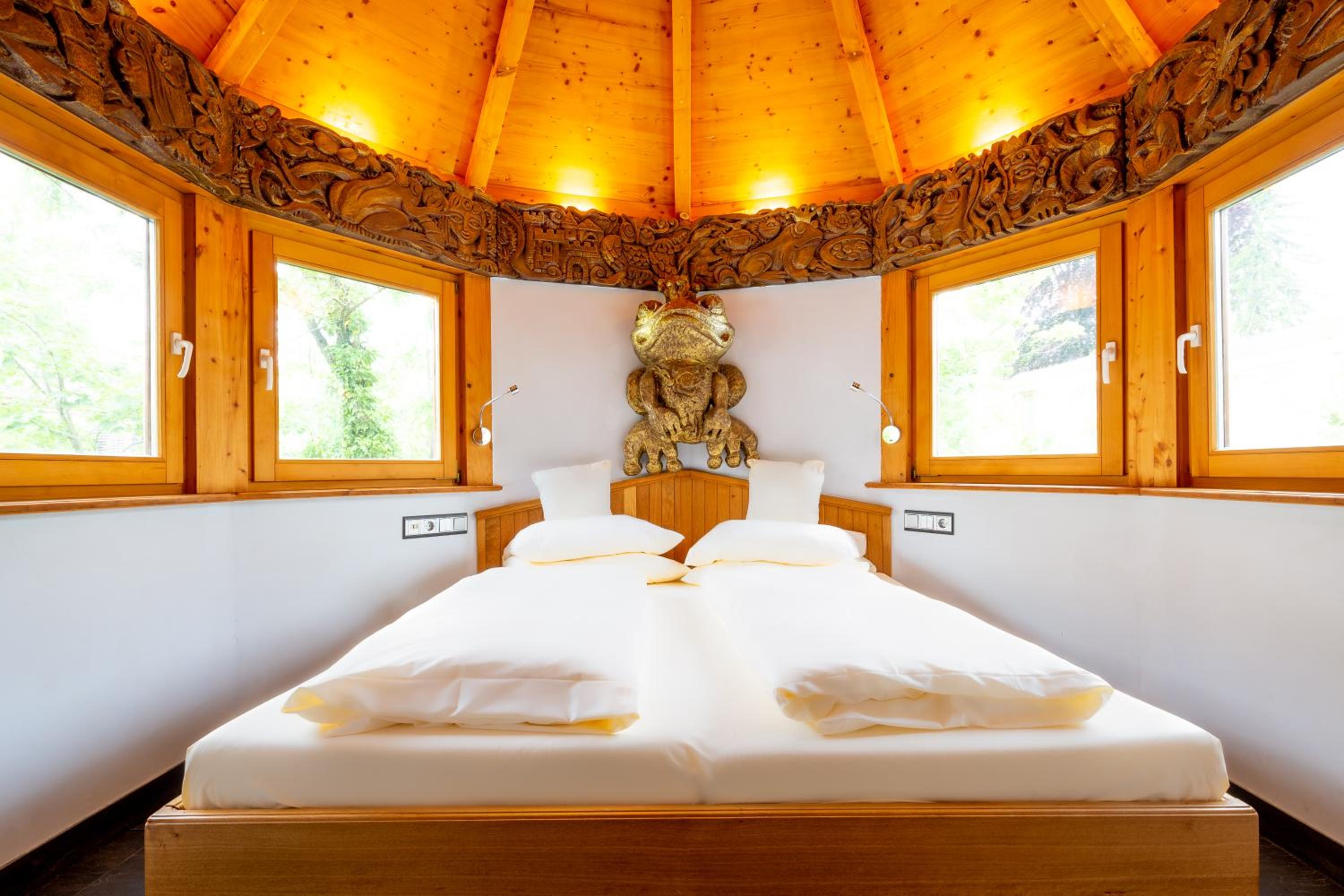 Deluxe Double or Twin Room photo 3