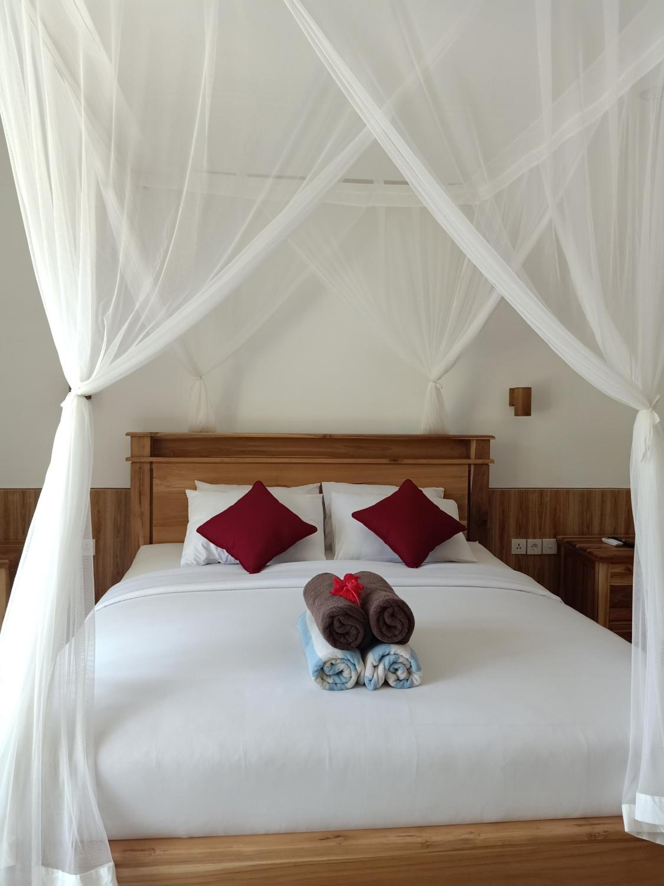 Villa with Private Pool - Photo 1