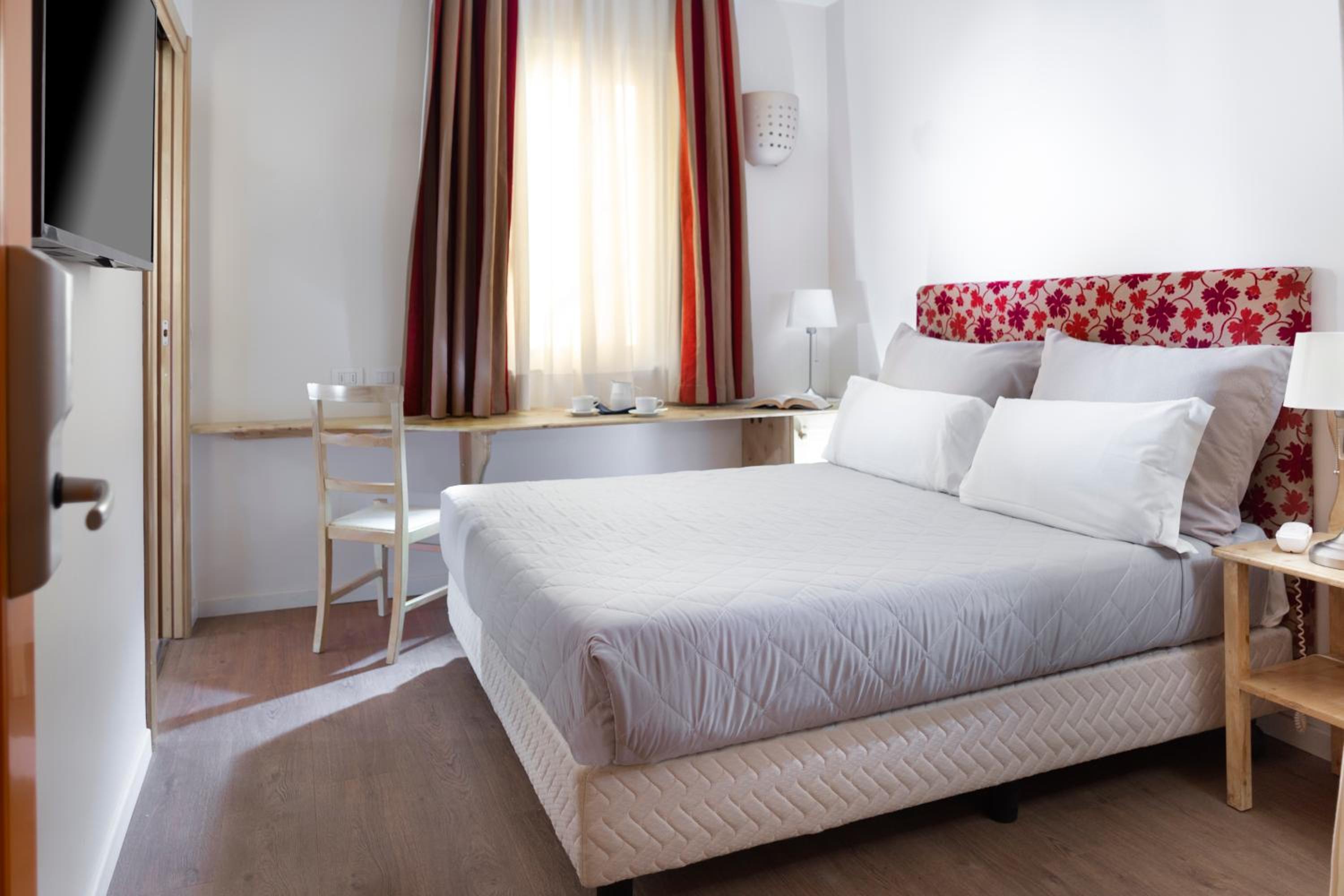 Double Room - Photo 1