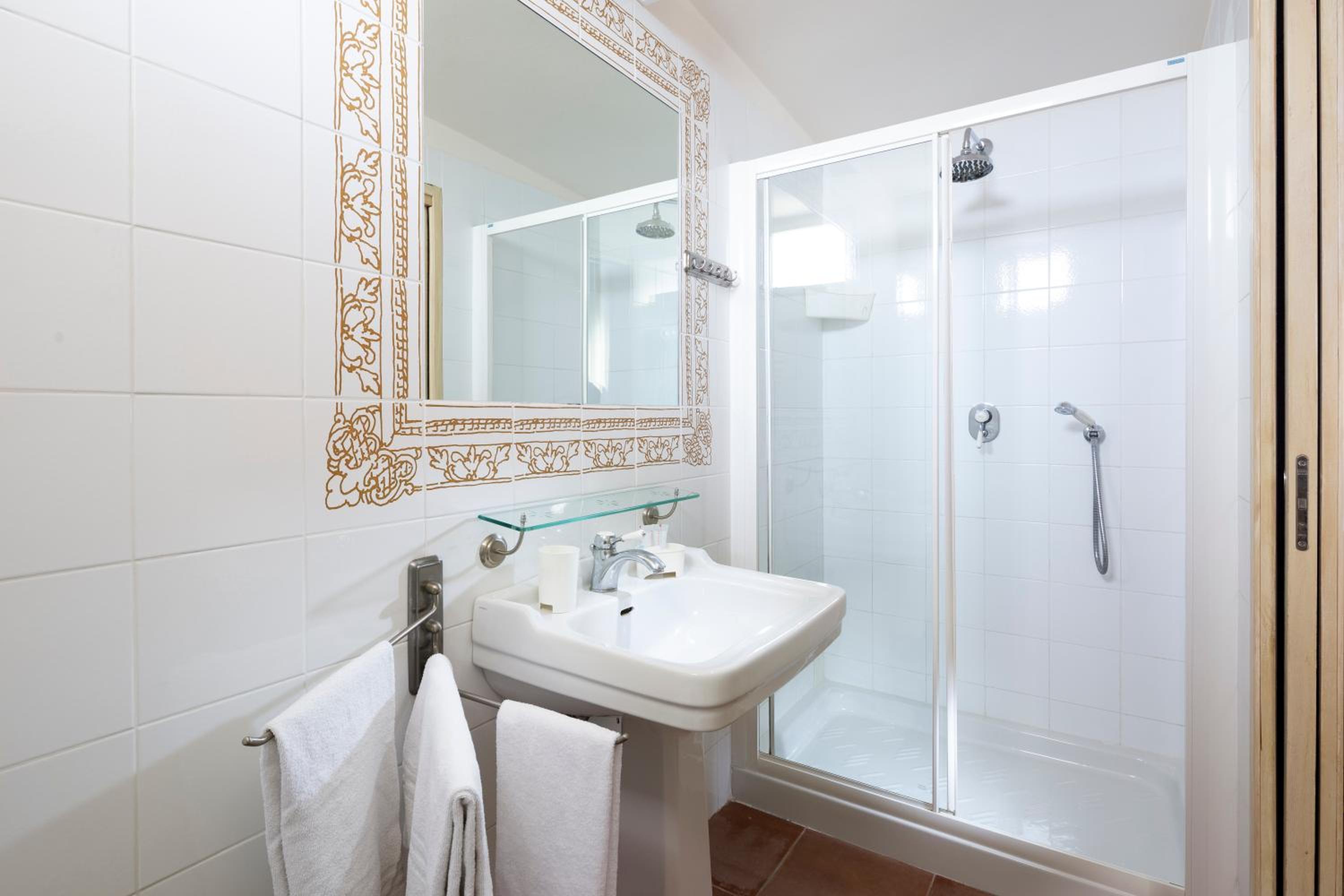 Double Room - Photo 2