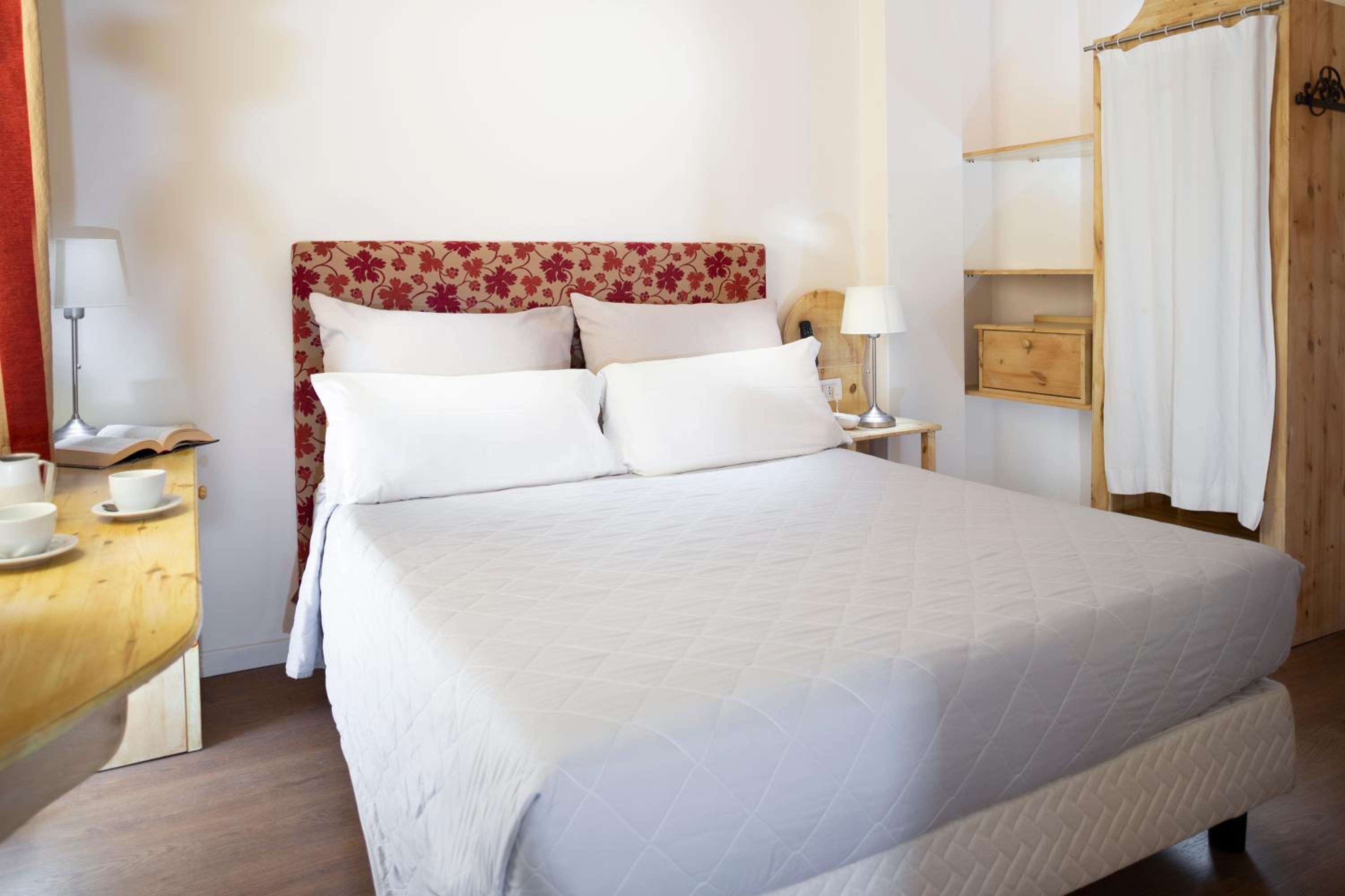 Double Room - Photo 4