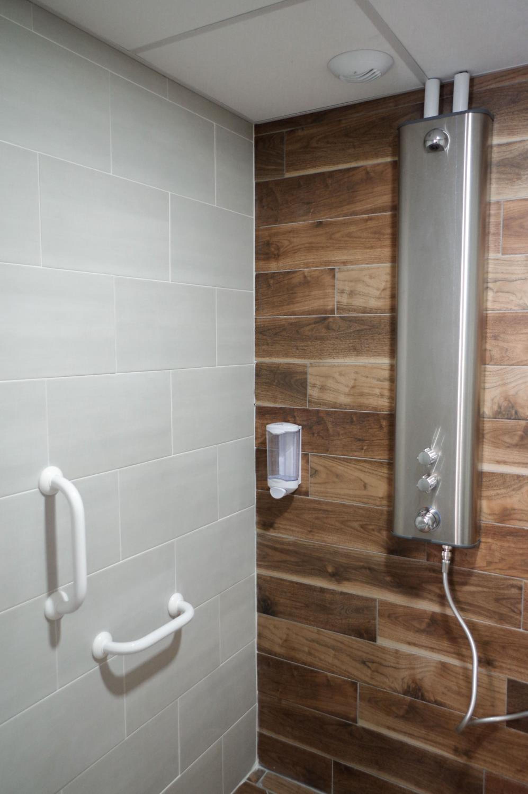 Double Room - Disability Access - Photo 4