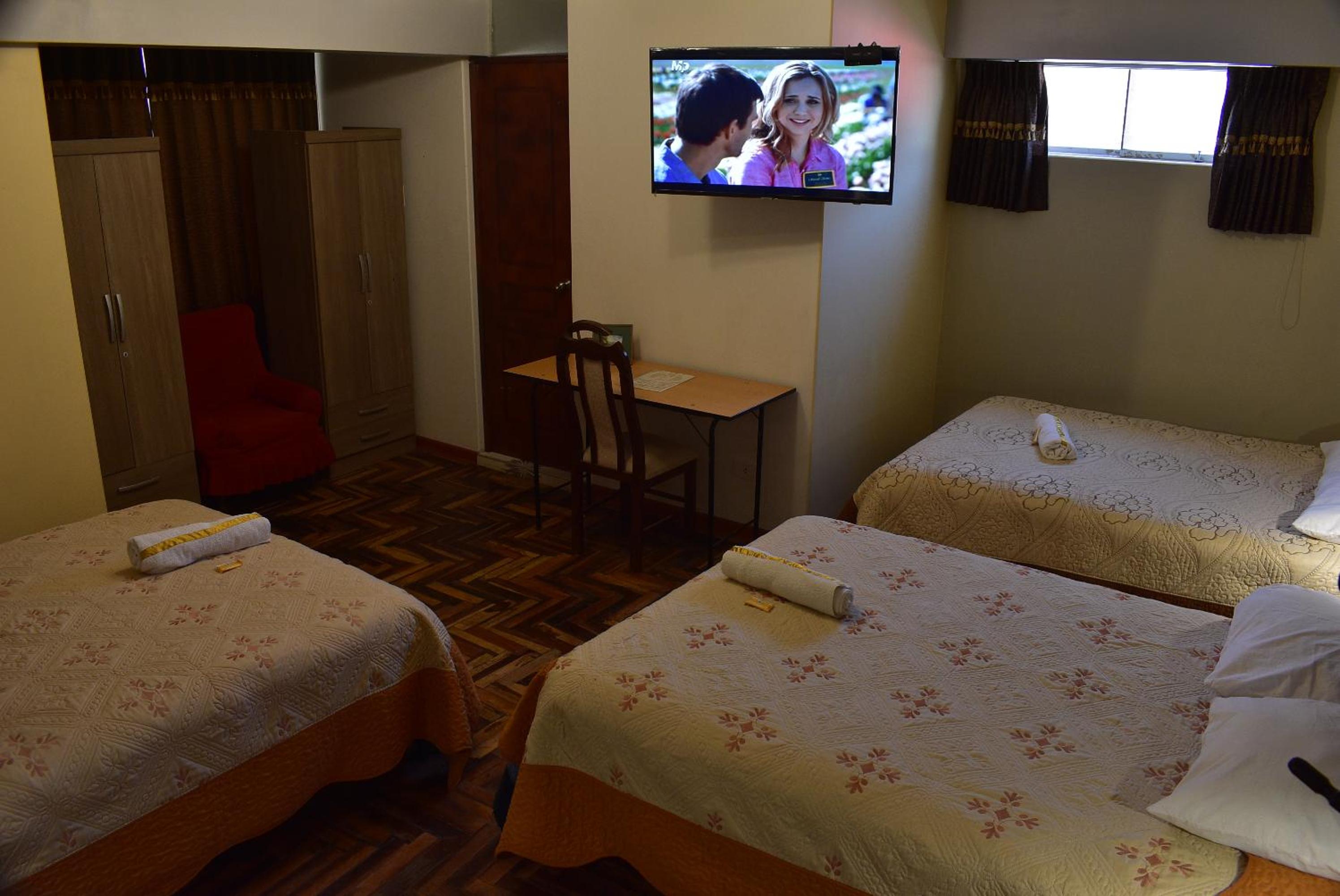 Triple Room with Private Bathroom photo 2