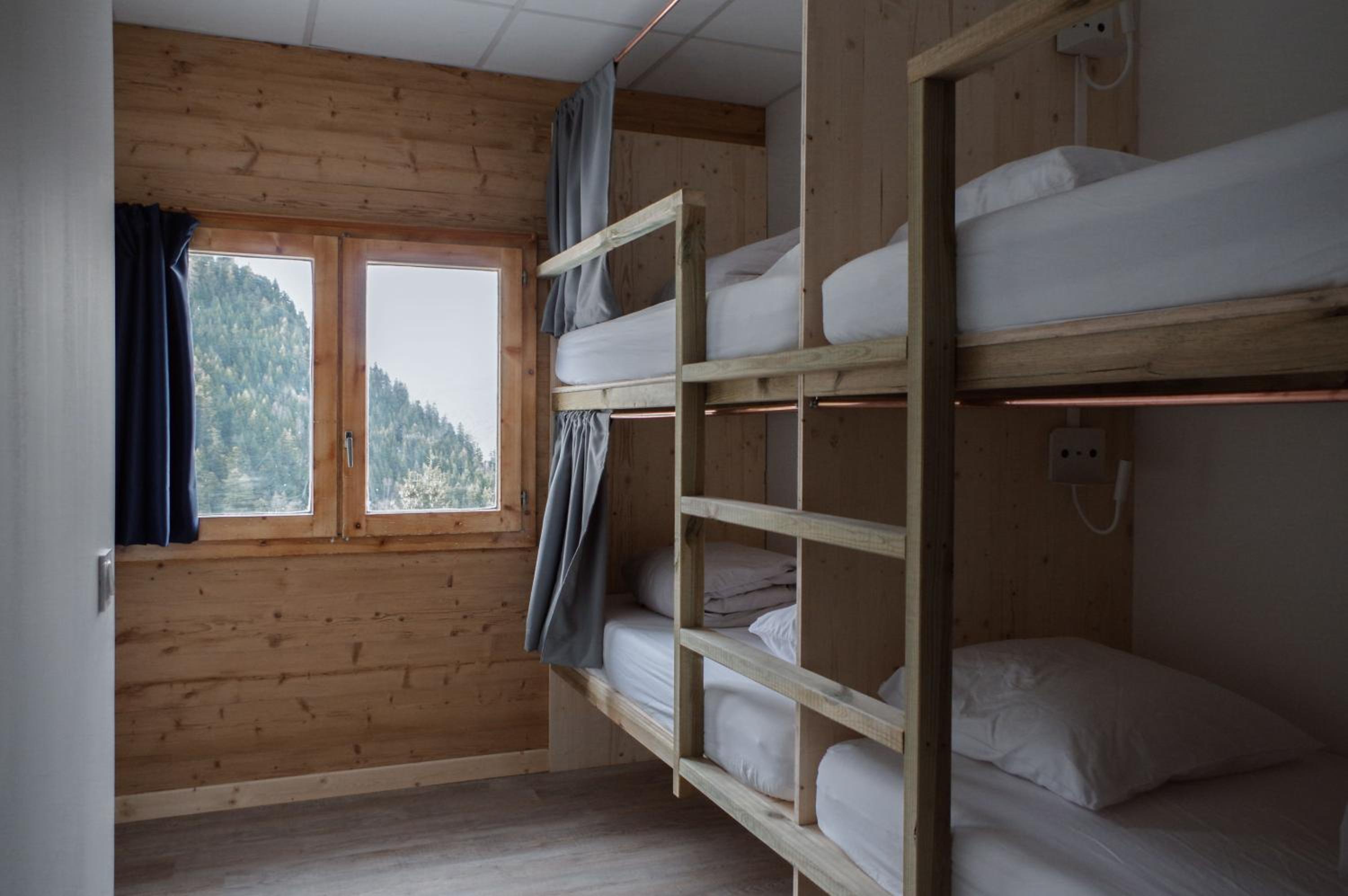 Bed in 8-Bed Mixed Dormitory Room photo 3
