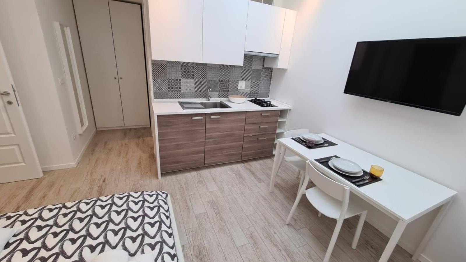 One-Bedroom Apartment - Photo 6