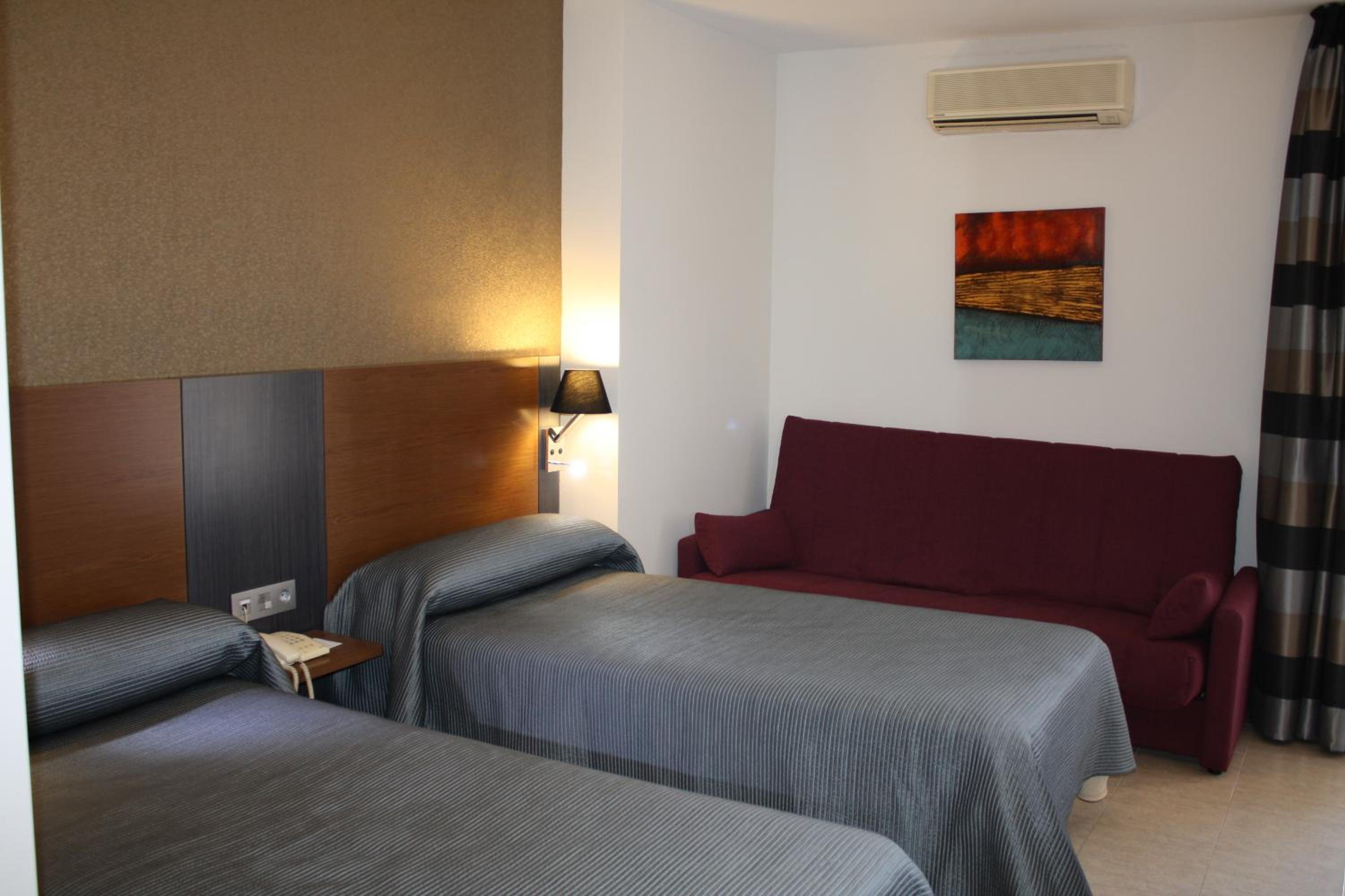 Triple Room - Photo 1