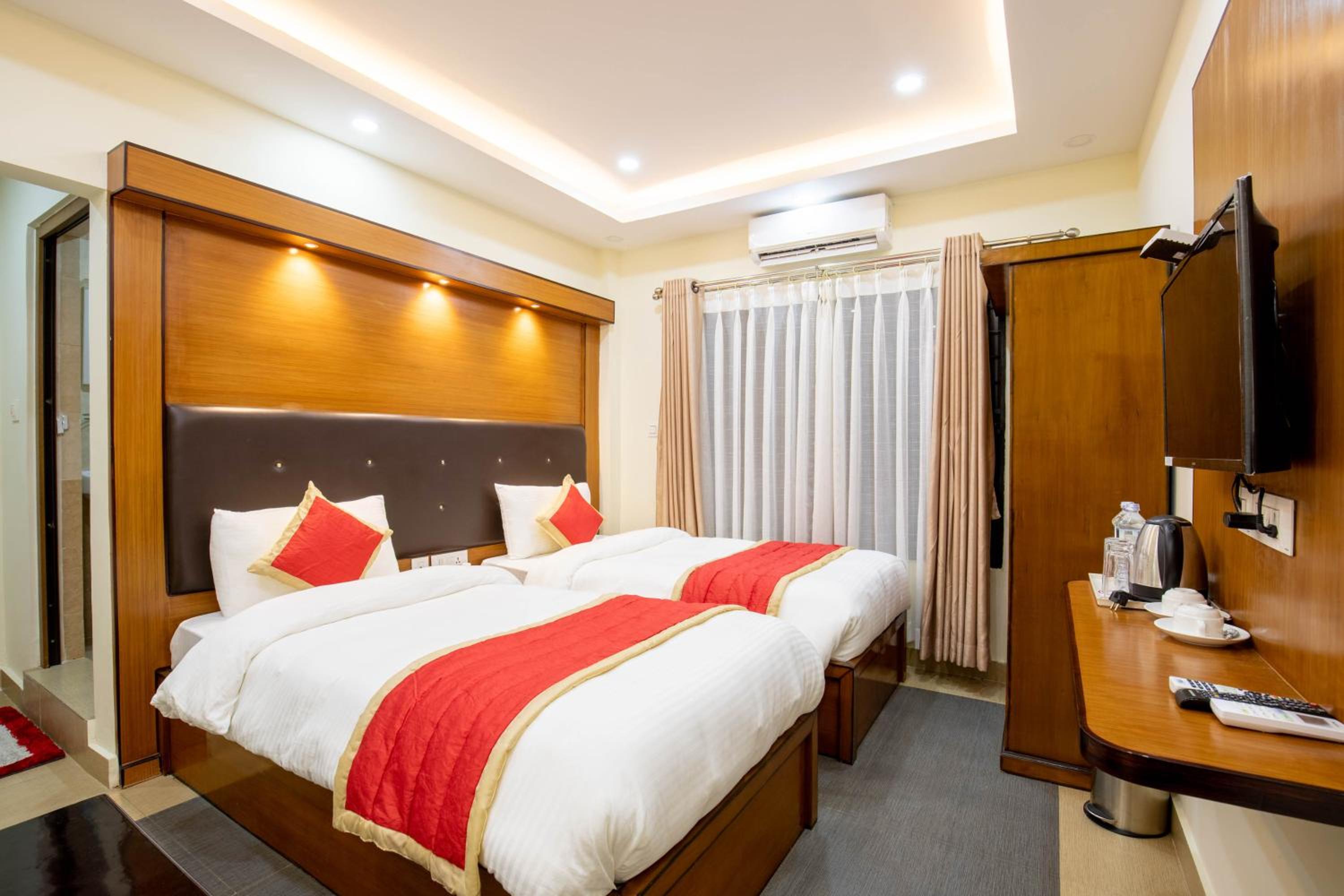 Deluxe Double or Twin Room photo 3
