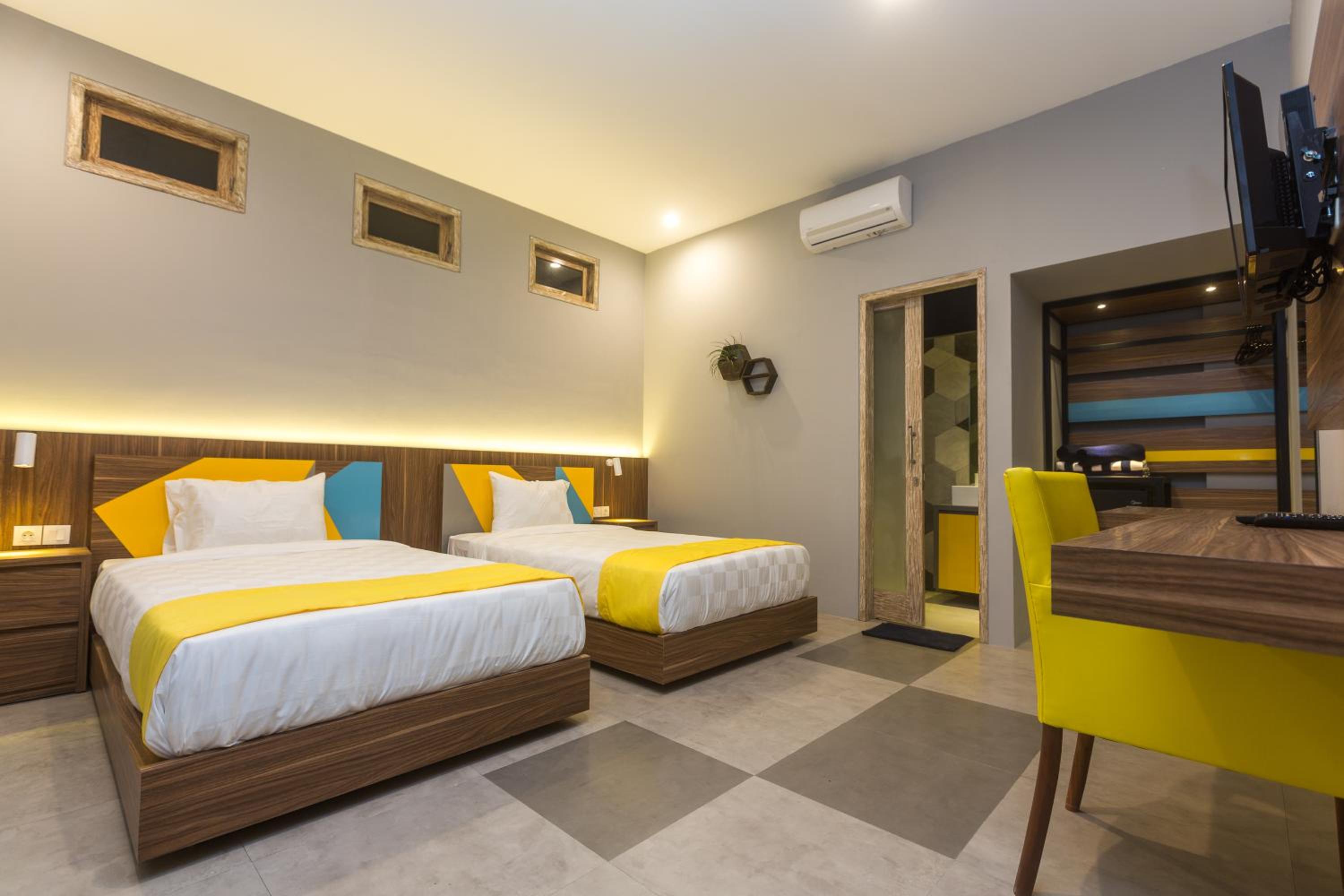 Six-Bedroom Villa  - Photo 43