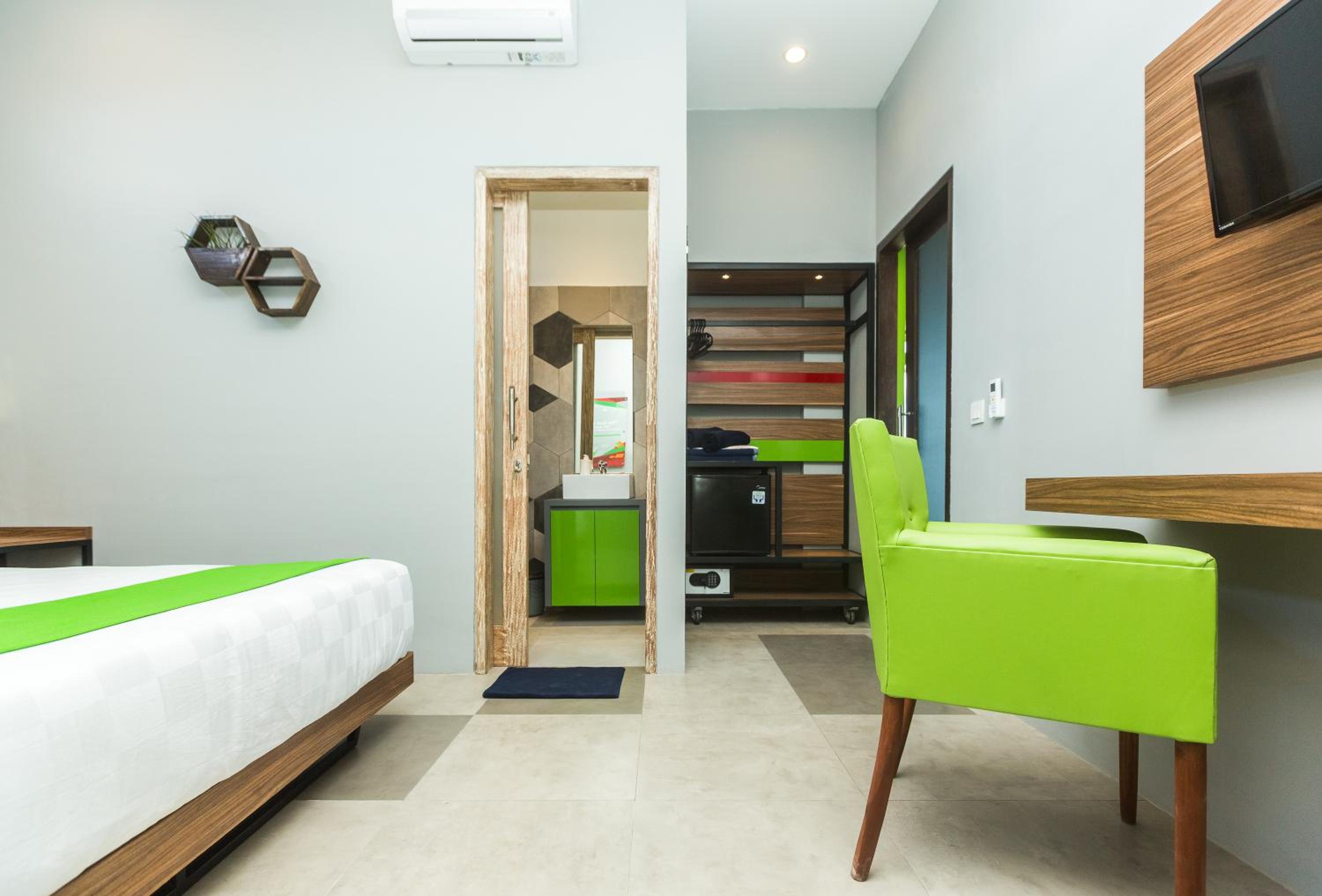 Six-Bedroom Villa  - Photo 8