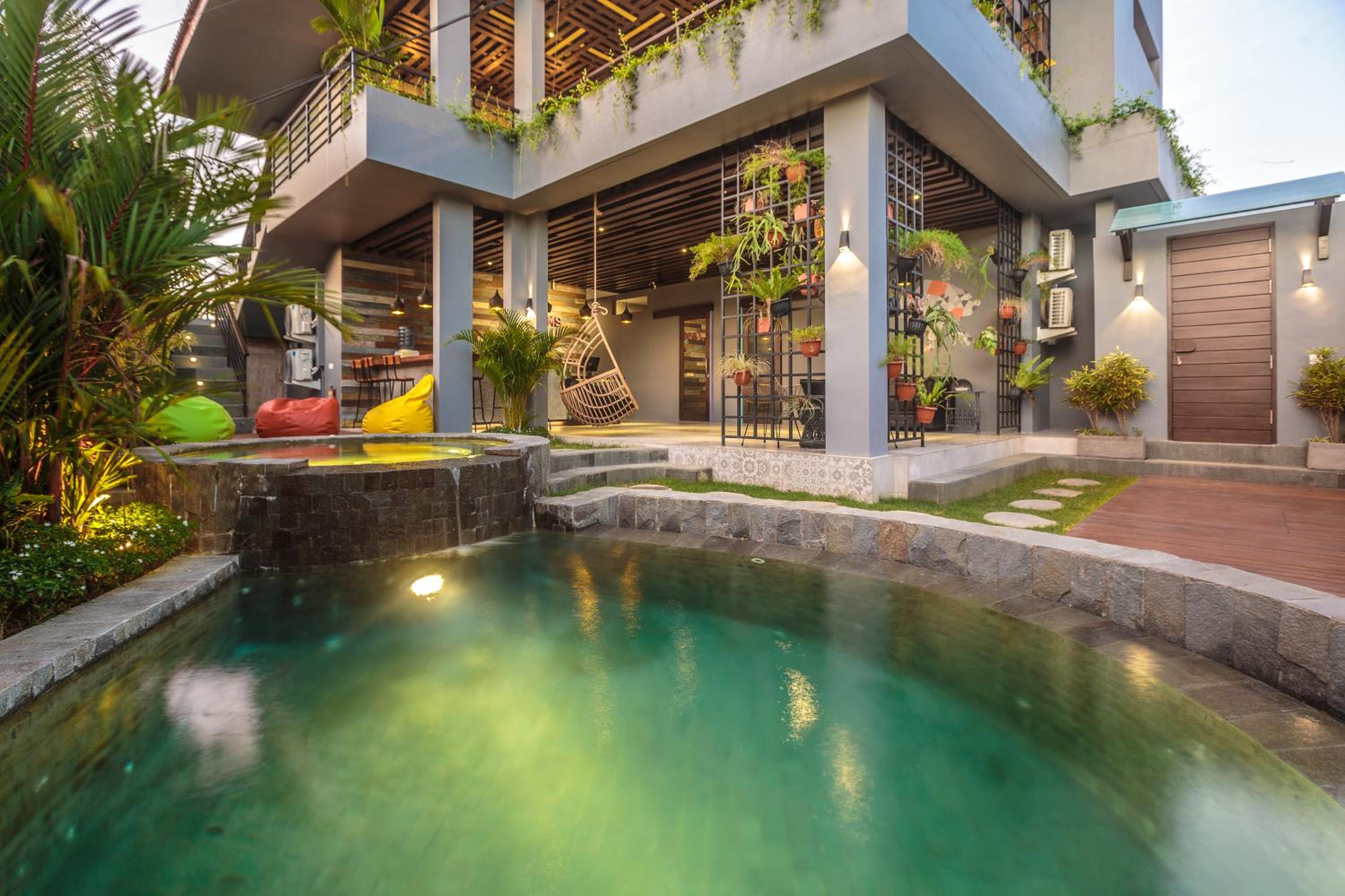 Six-Bedroom Villa  - Photo 2