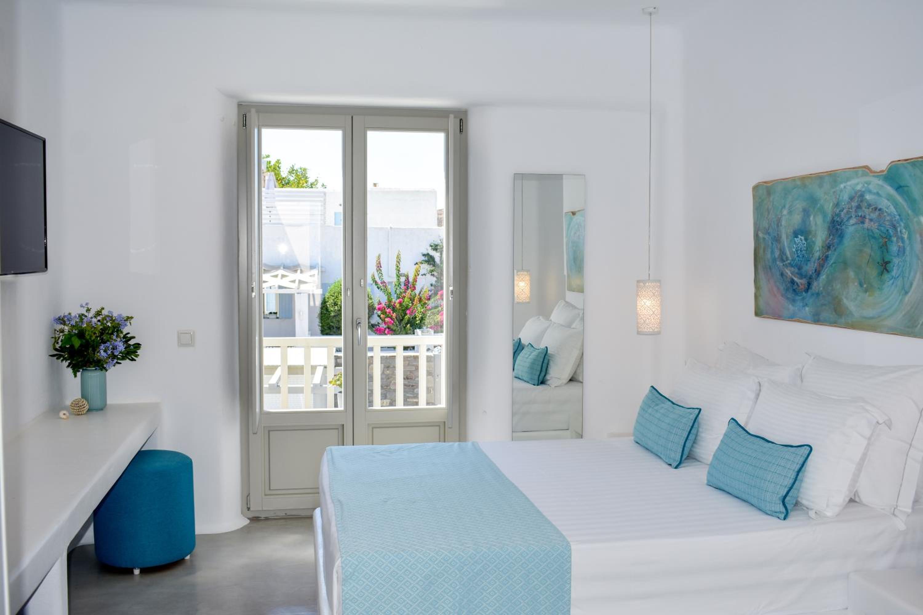 Deluxe Room Pool View with Balcony
