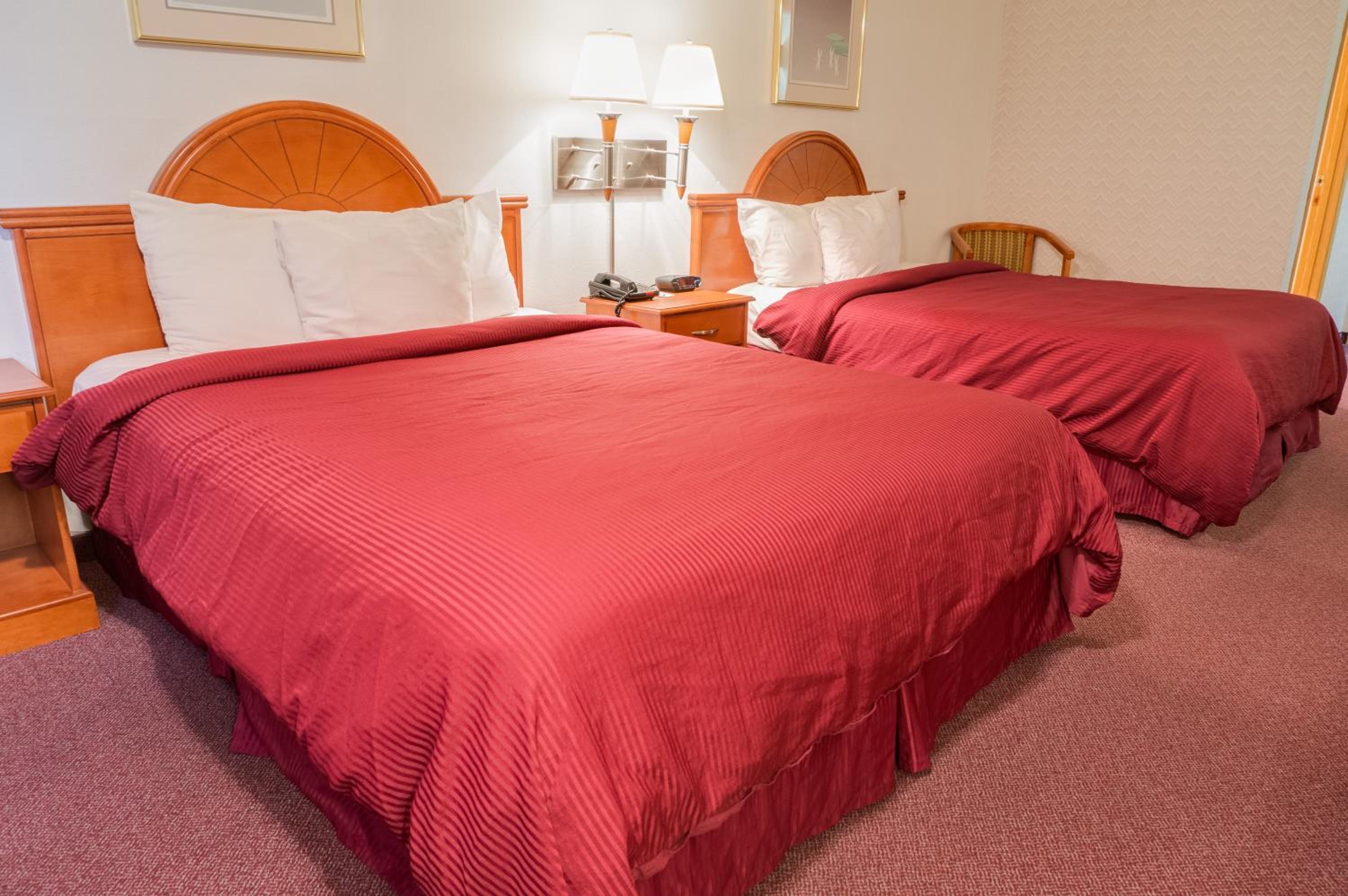 Queen Room with Two Queen Beds - Disability Access - Photo 1