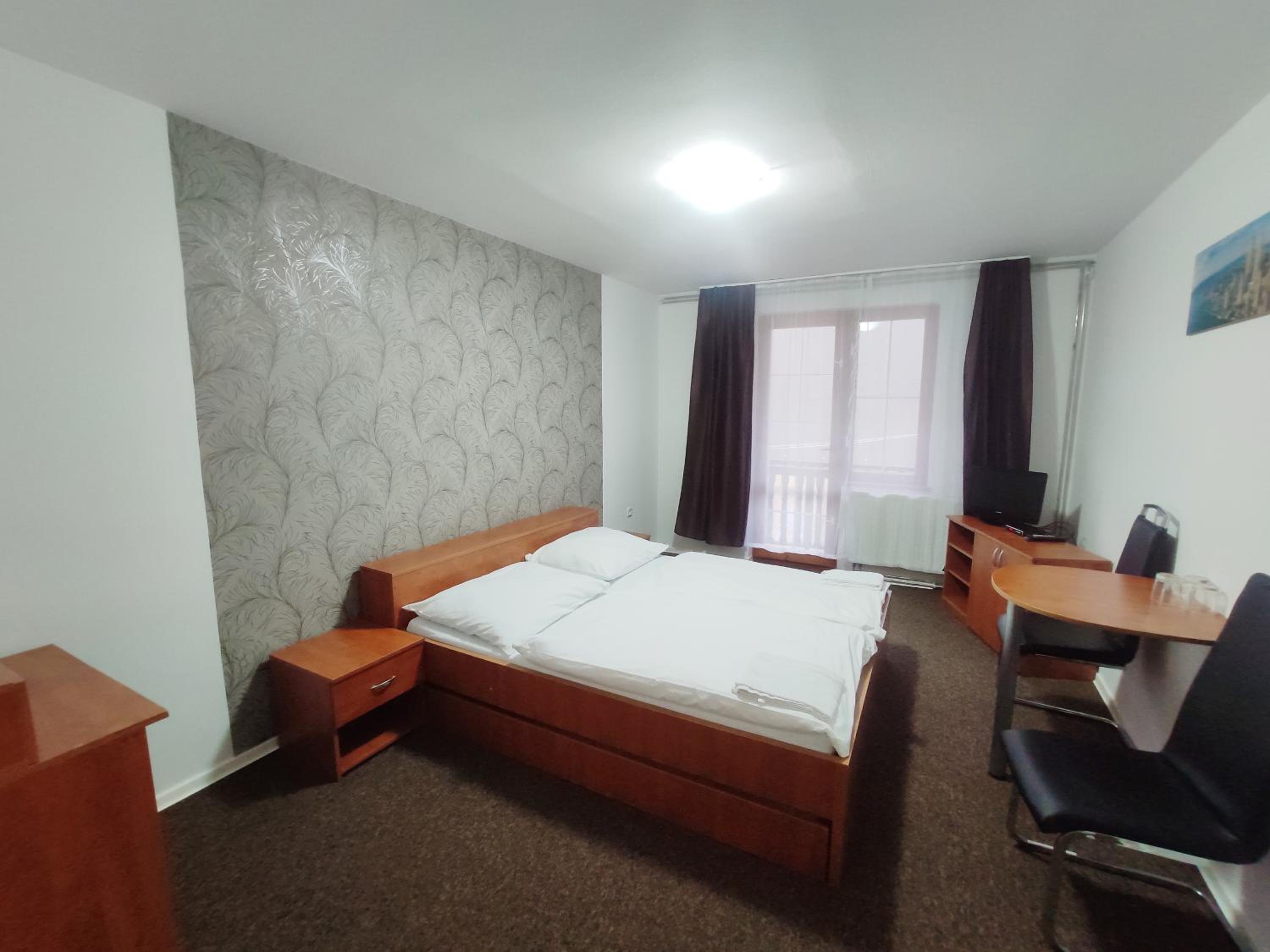 Double Room with Balcony - Photo 3
