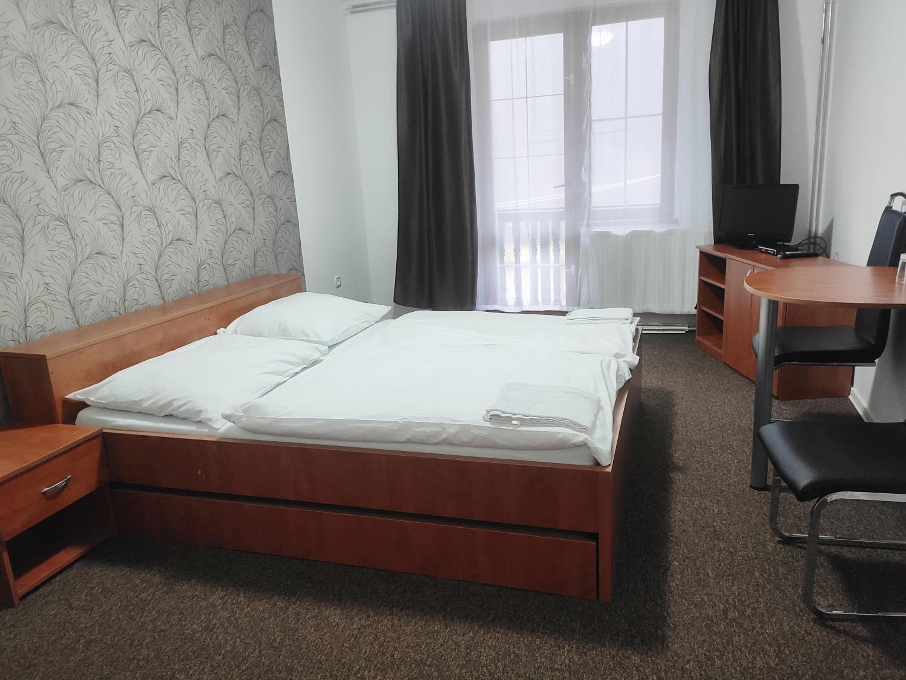 Double Room with Balcony - Photo 4