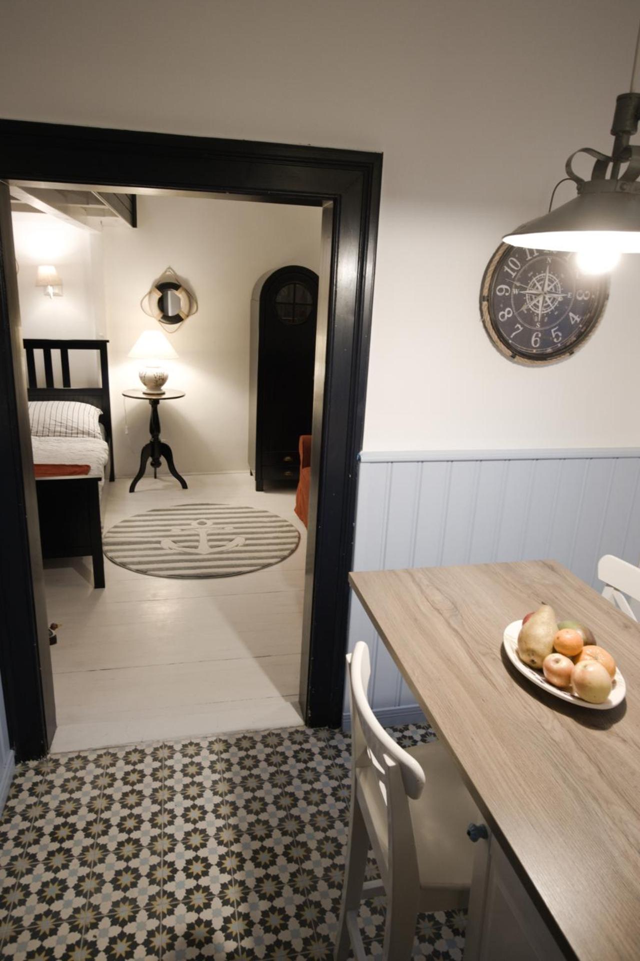 One-Bedroom House photo 1