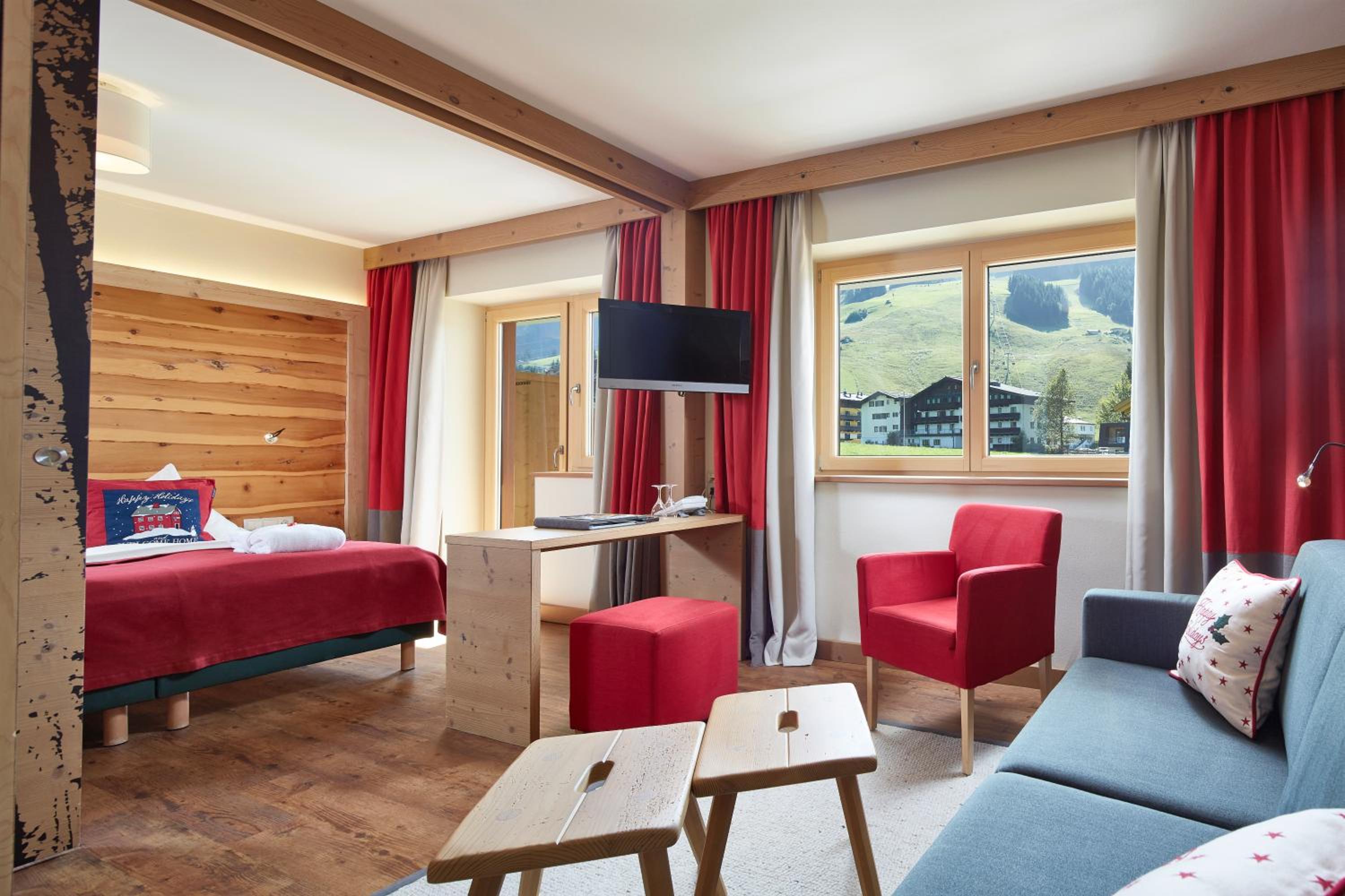 Junior Suite with Balcony photo 1