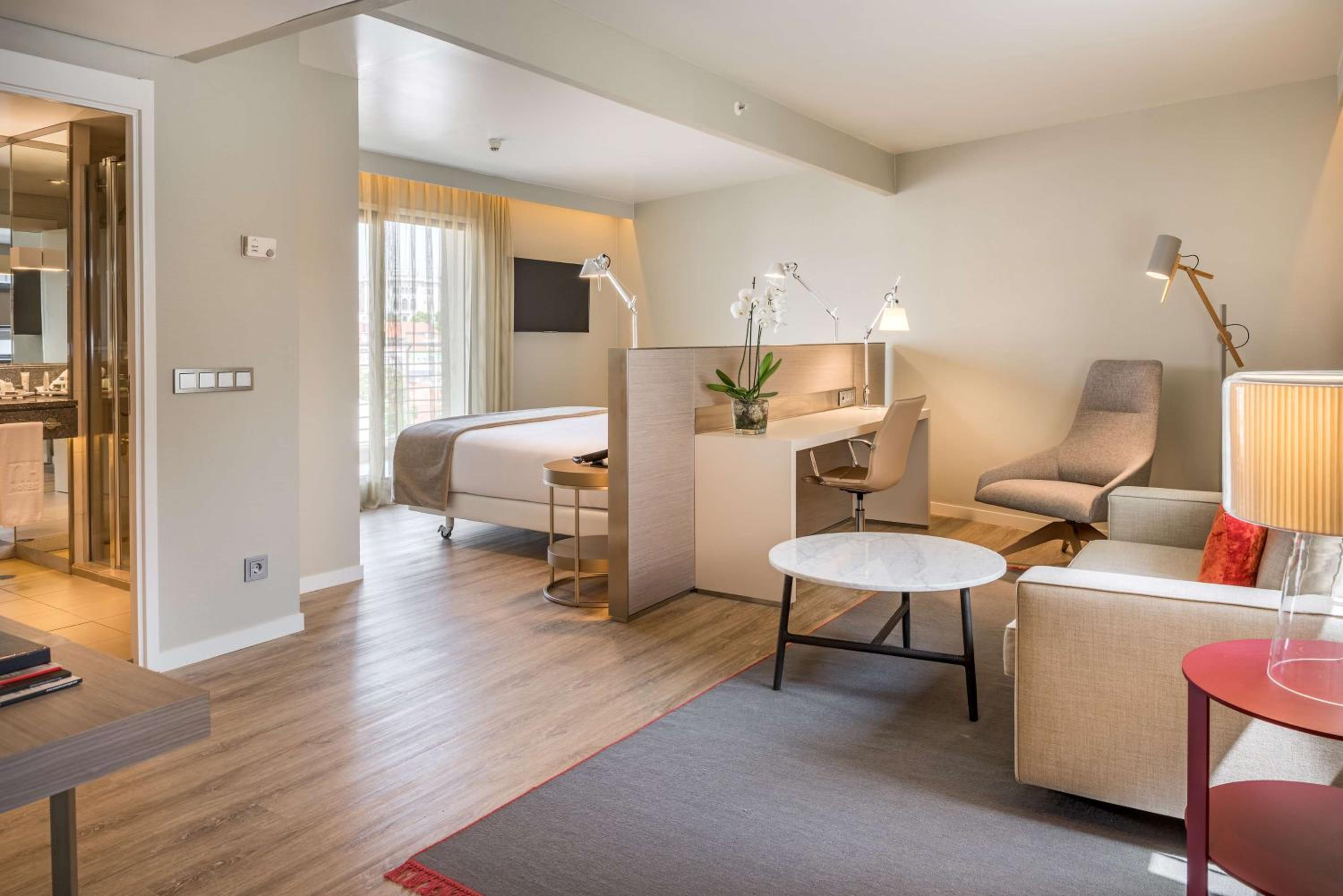 Suite with View and Terrace - Photo 1