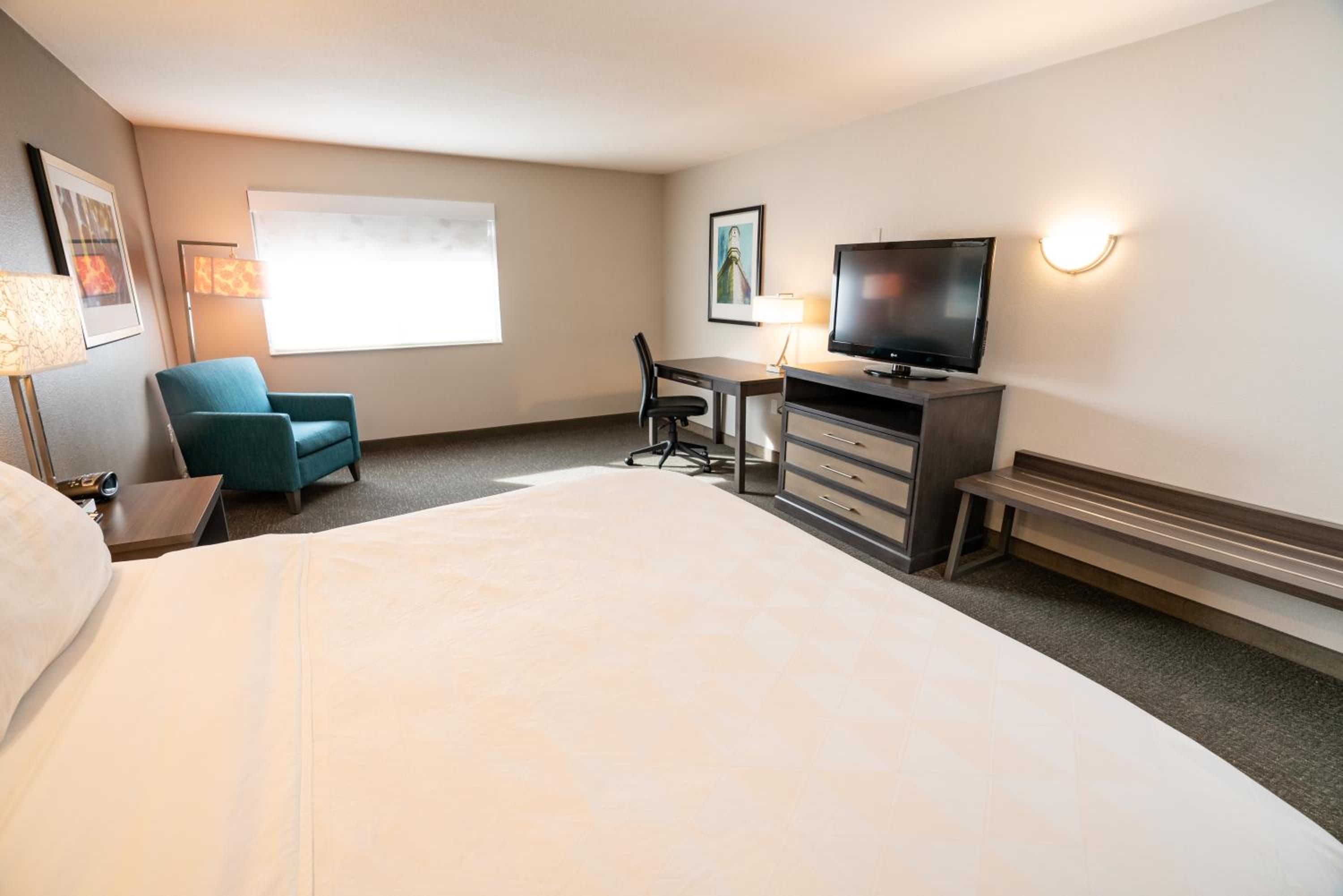 King Room with Sofa Bed - South Wing - Photo 1
